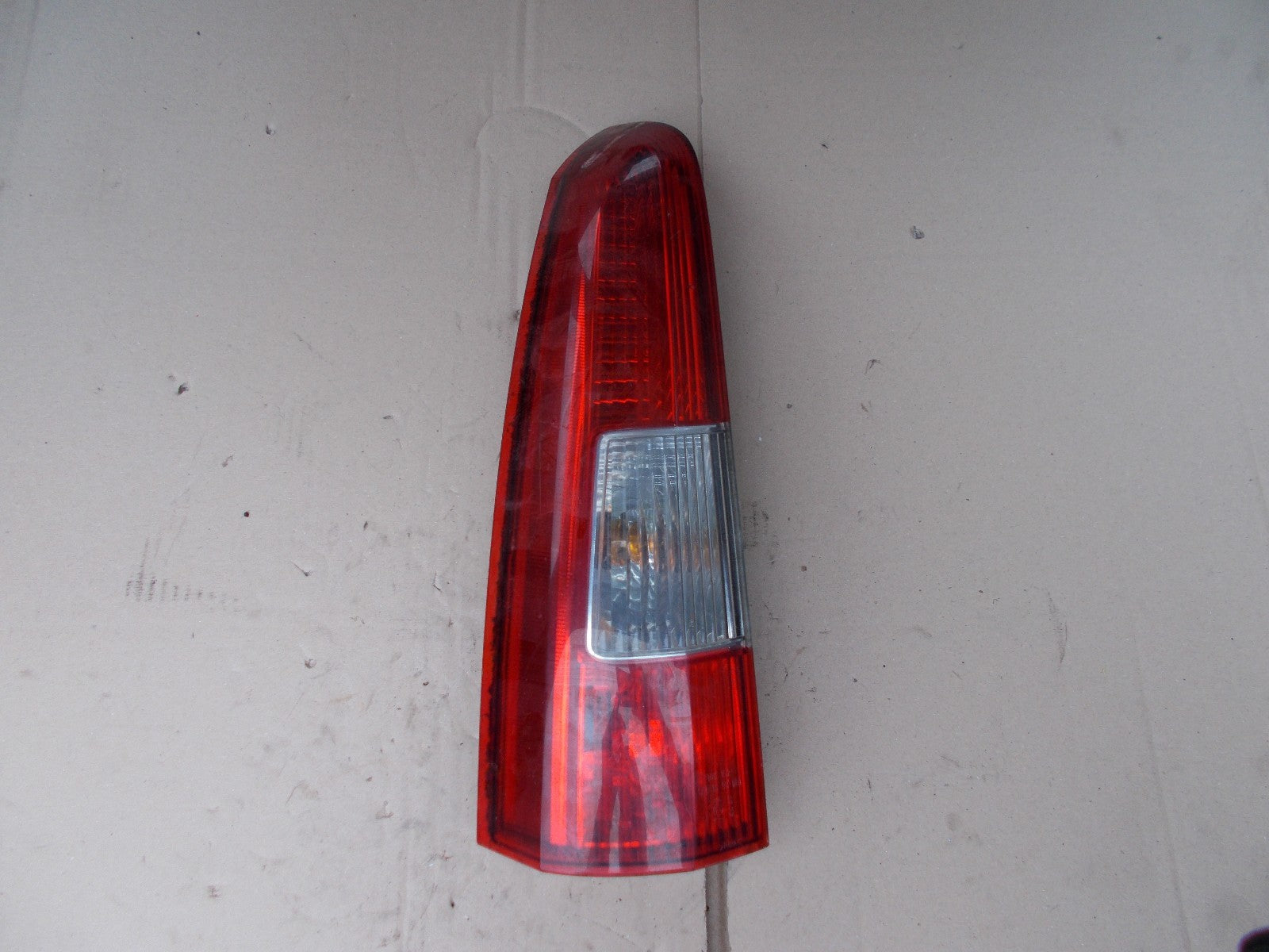 2004 VOLVO V70 D5 NSR PASSENGER SIDE UPPER REAR LIGHT TAIL LIGHT 9154493GB