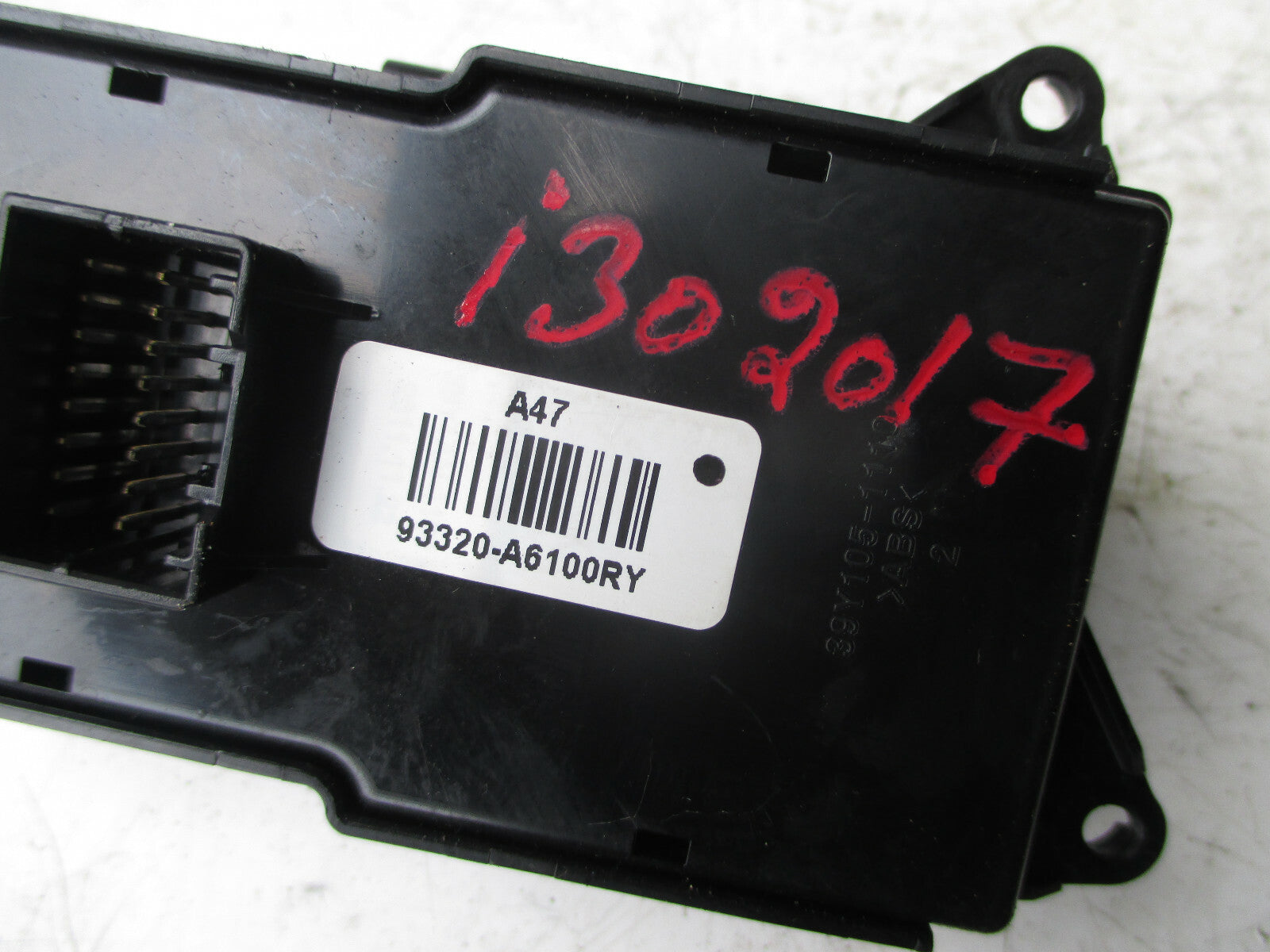 HYUNDAI I30 2014 HEADLIGHT LIGHT AIM ADJUST CONTROL SWITCH BUTTON 93320-A6100RY