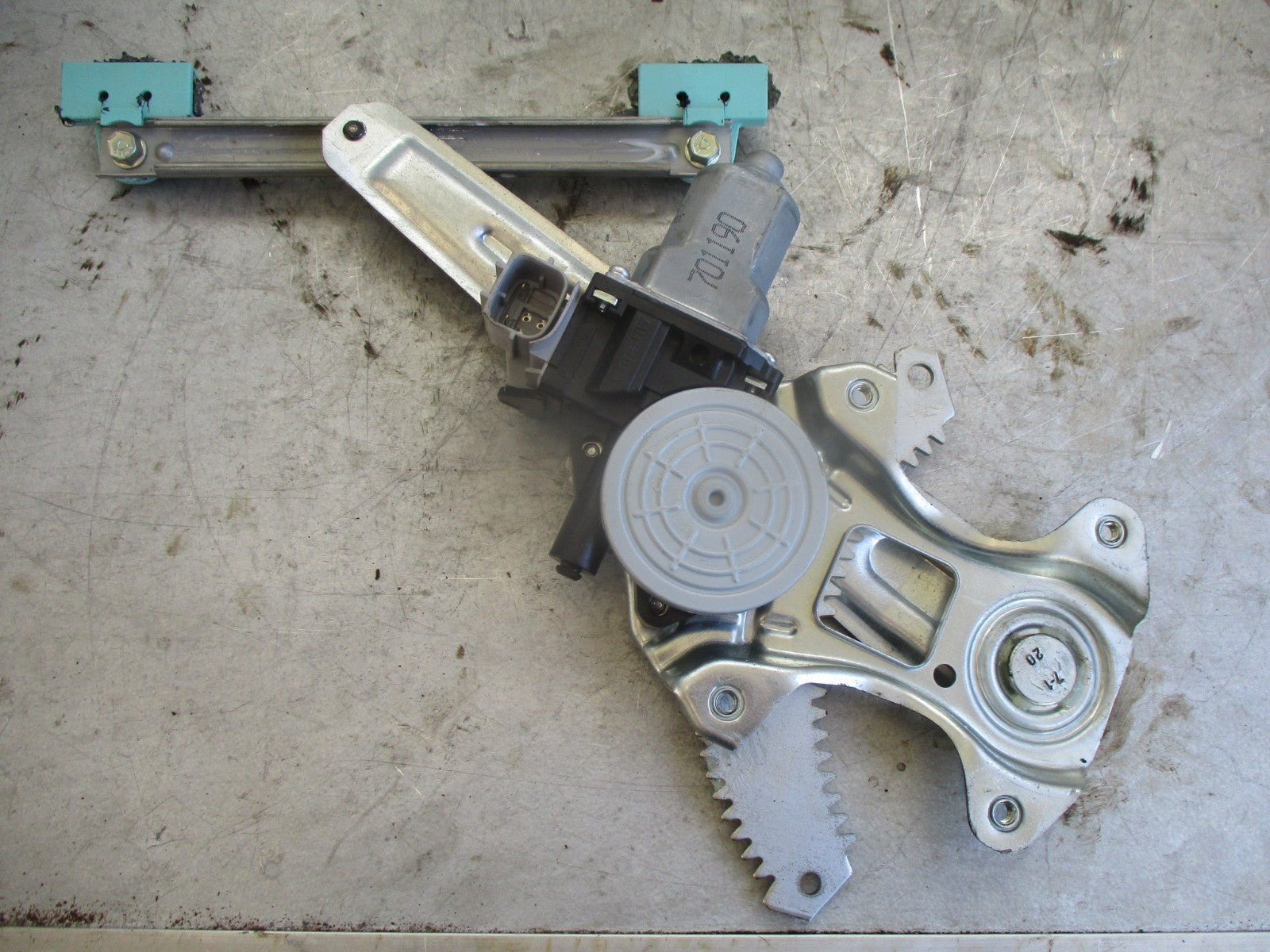 NISSAN JUKE 2015 NSR PASSENGER SIDE REAR ELECTRIC WINDOW MOTOR REGULATOR 701190