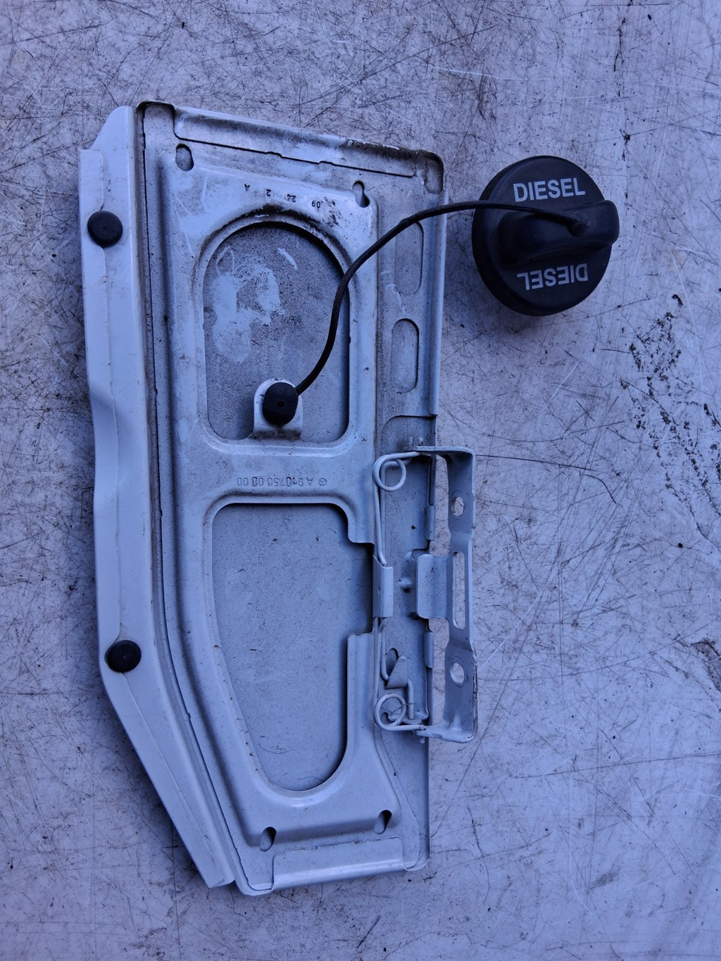 2024 MERCEDES BENZ SPRINTER W907  FUEL FILLER FLAP WHITE A9107500000
