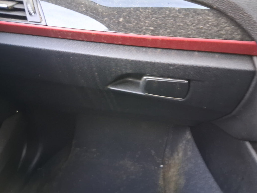 2015 BMW 1 SERIES F20 LCI DASHBOARD GLOVE BOX STORAGE COMPARTMENT