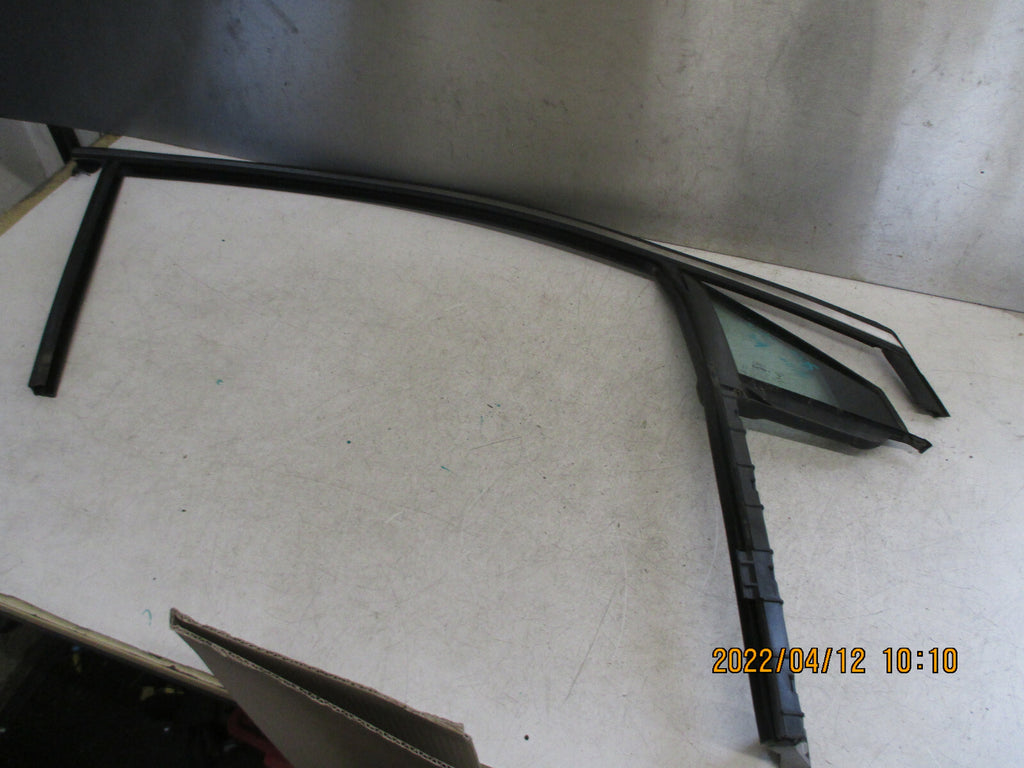 FORD MONDEO MK5 2019 OSF DRIVER FRONT DOOR QUARTER WINDOW GLASS