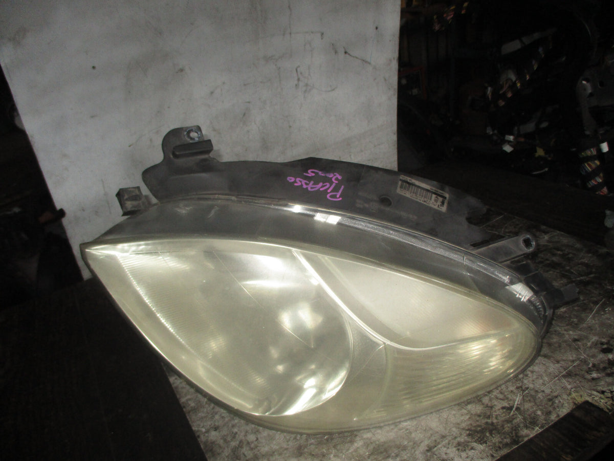 CITROEN PICASSO 2005 NS PASSENGER SIDE FRONT HEADLIGHT 9649981880
