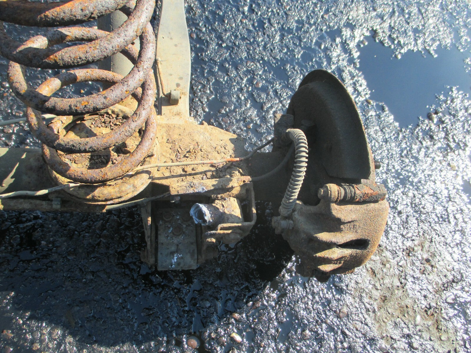 LAND RANGE ROVER 1996 DT136 2.4 DIESEL 134BHP 256T REAR DIFF AXLE HUB CALIPER