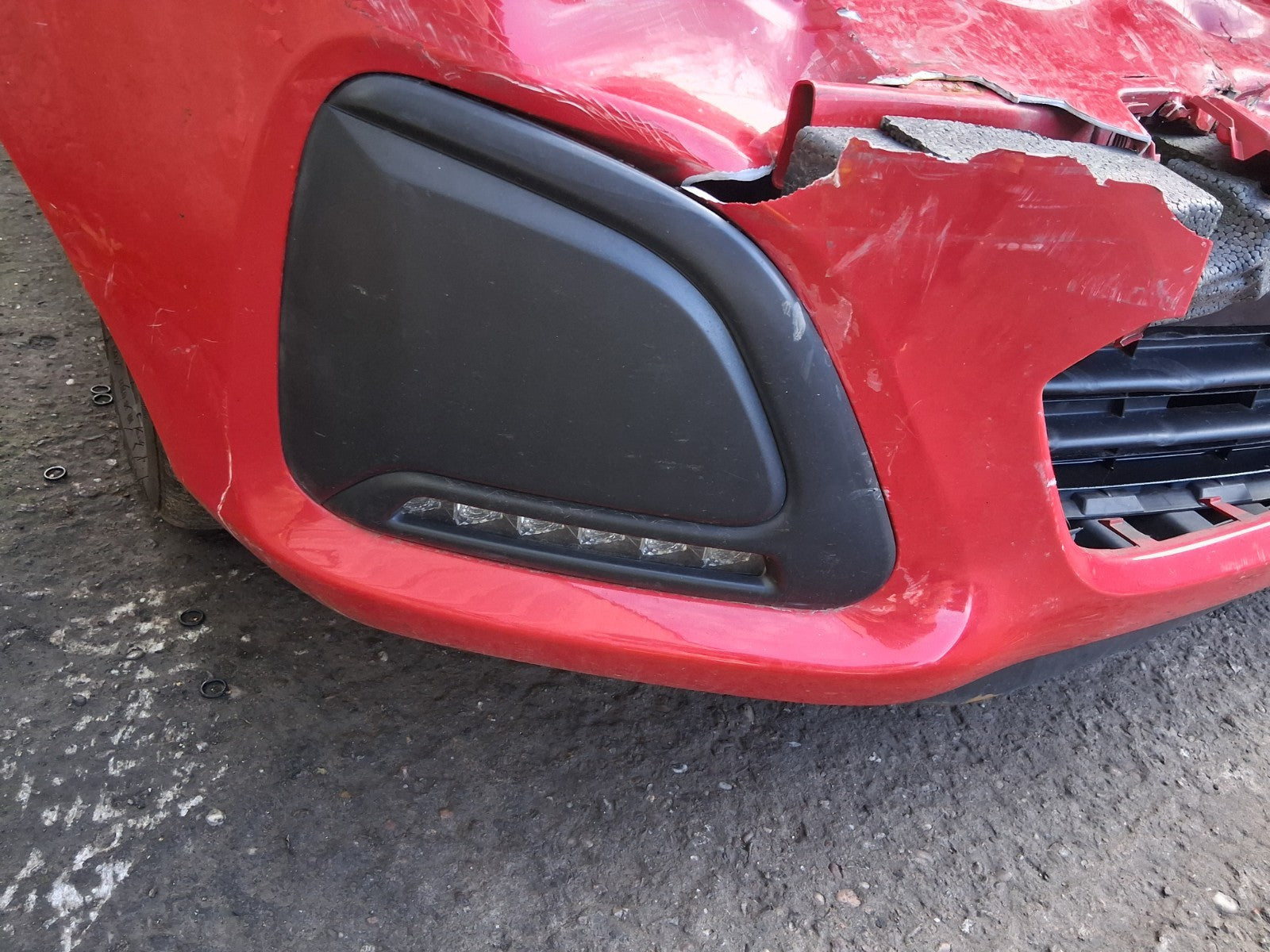 2016 PEUGEOT 108 MK2 OSF DRIVER SIDE FRONT RIGHT FOG LIGHT WITH TRIM