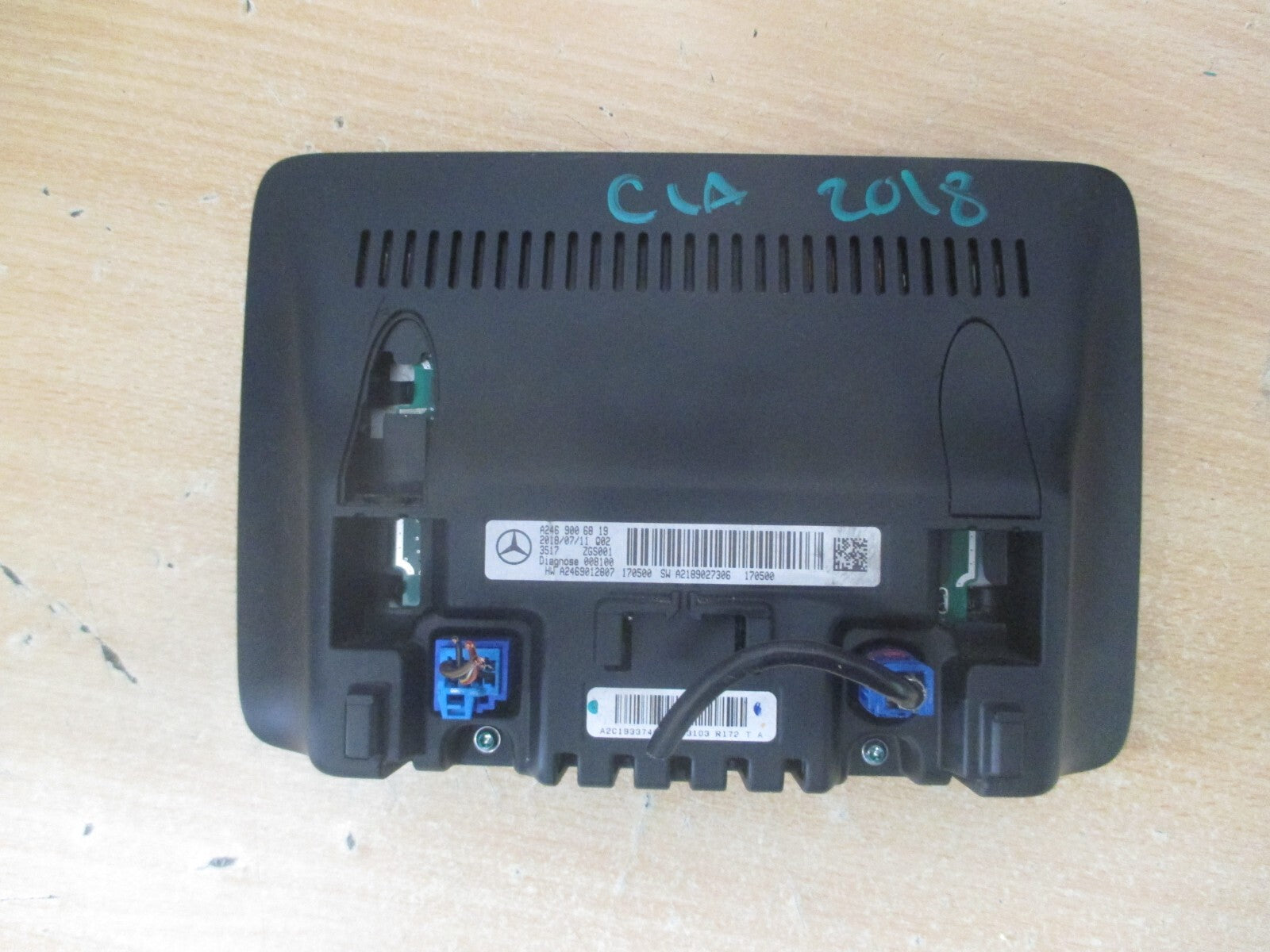 MERCEDES BENZ CLA 2018 C117 DISPLAY SCREEN SATNAV A2469006819