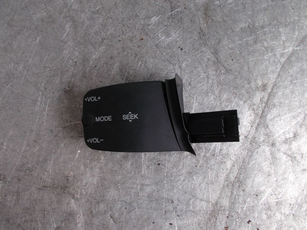 2004 FORD FOCUS C-MAX RADIO CONTROL SWITCH 758586