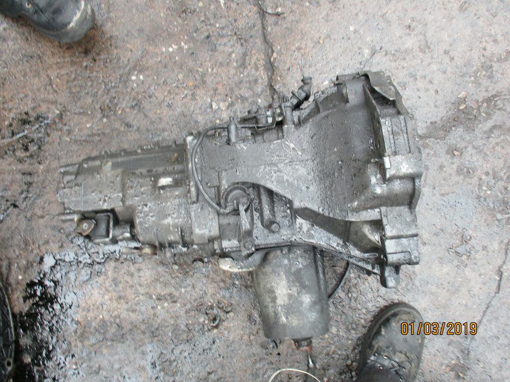 AUDI A4 B7 2006 2.0 TDI 6 SPEED MANUAL GEARBOX LAU