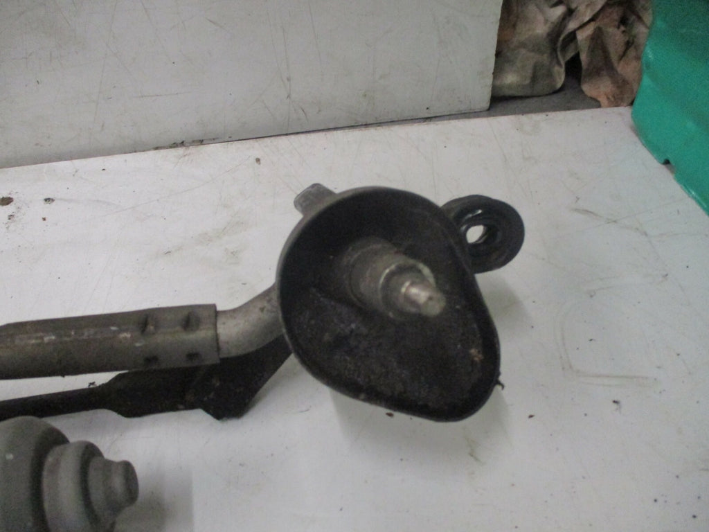 DODGE CALIBER SXT 2008 FRONT WINDSCREEN WIPER MOTOR LINKAGE ARMS 05303783AD