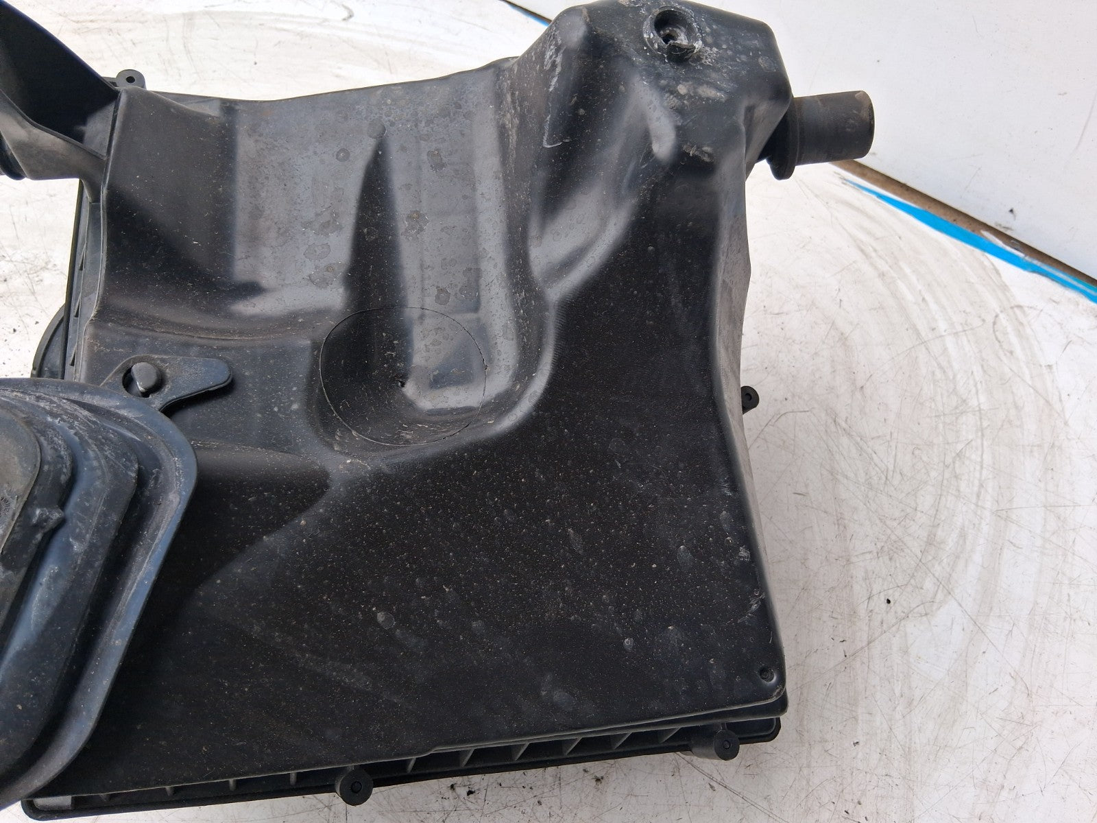 2013 VAUXHALL ASTRA J ESTATE AIR FILTER HOUSING BOX