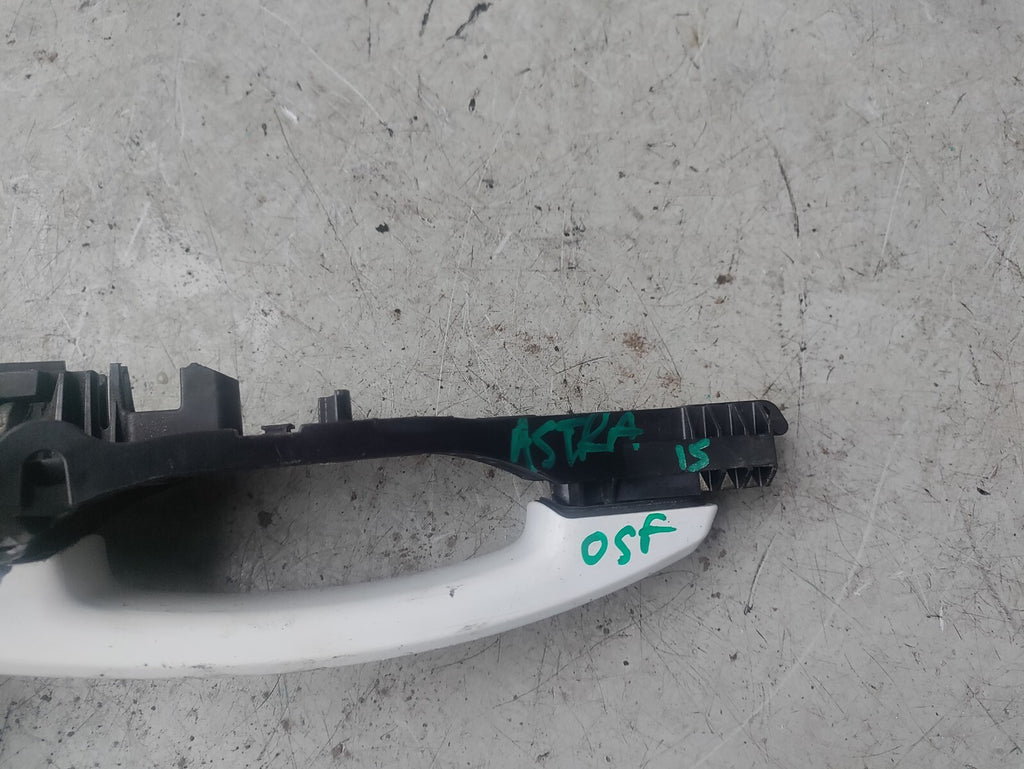 2010 VAUXHALL ASTRA J MK6 OSF DRIVER SIDE DOOR HANDLE WHITE