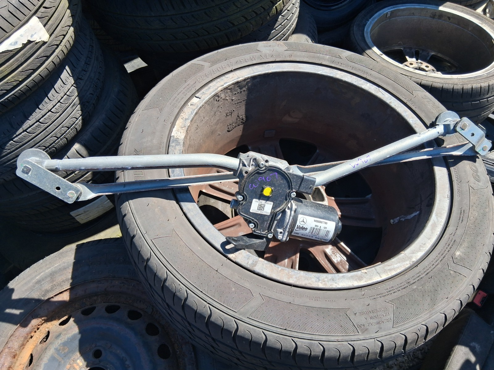 2018 MERCEDES SPRINTER W907 FRONT WINDSCREEN WIPER MOTOR LINKAGE A9108200500