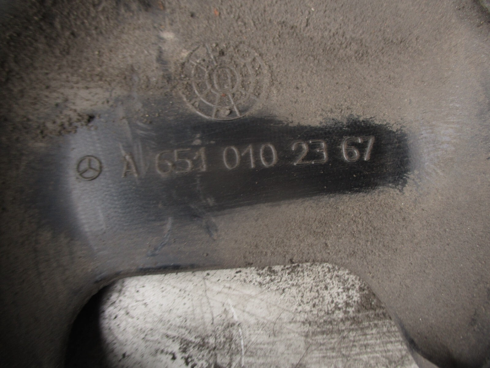 2014 MERCEDES SPRINTER W906 ENGINE TOP COVER A6510102367
