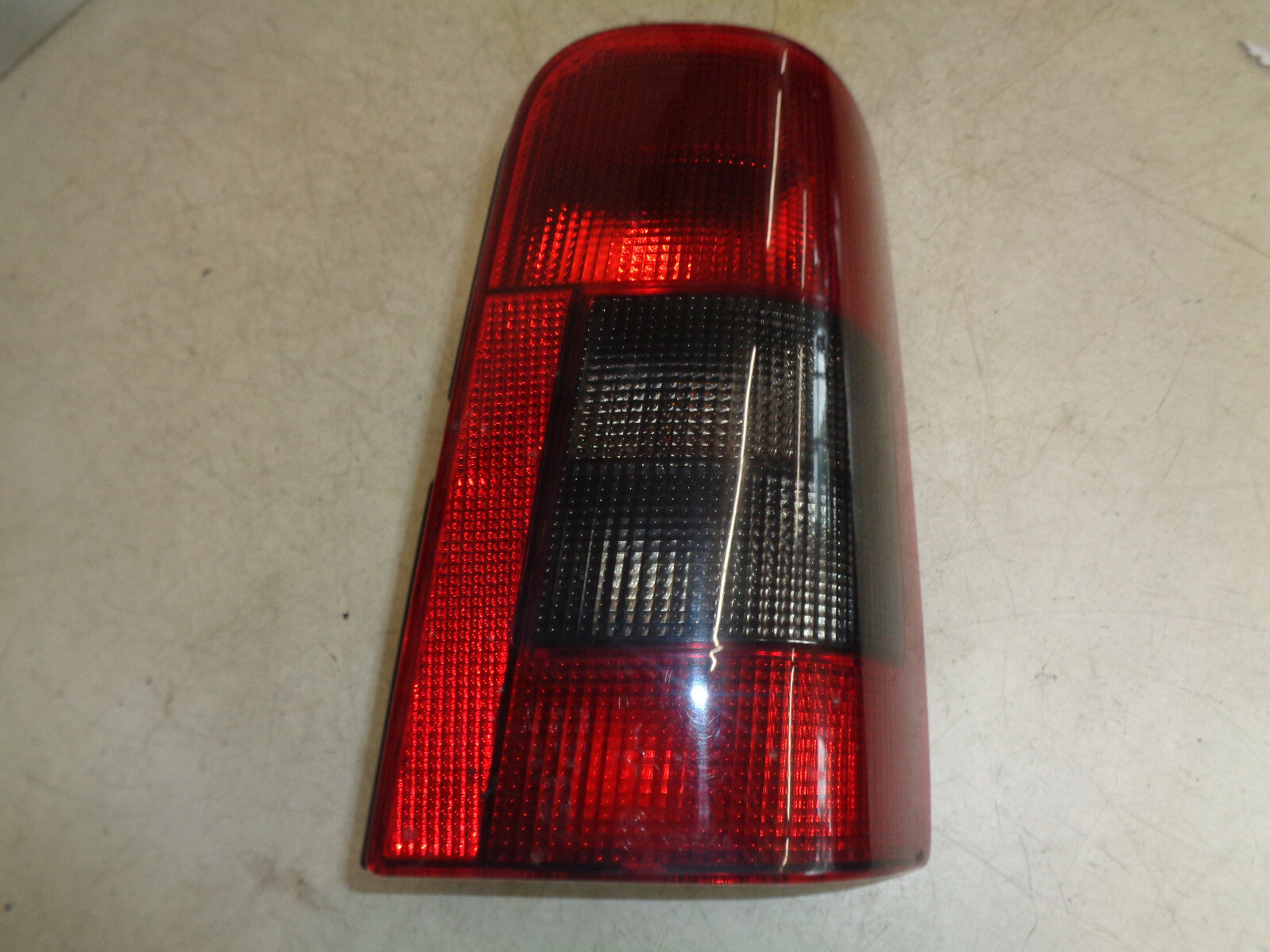 PEUGEOT PARTNER MK1 2004 OSR DRIVER SIDE REAR TAIL LIGHT TAIL LAMP