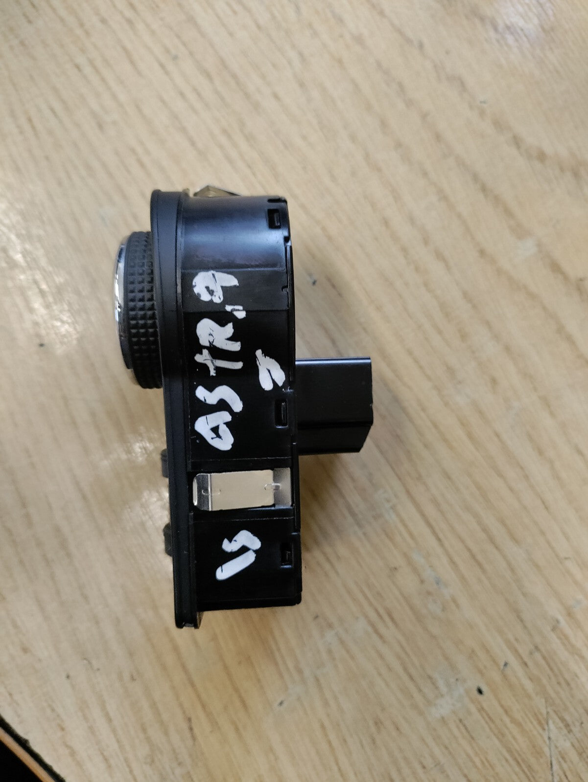 2010 VAUXHALL ASTRA J MK6 HEADLIGHT CONTROL SWITCH 13268697