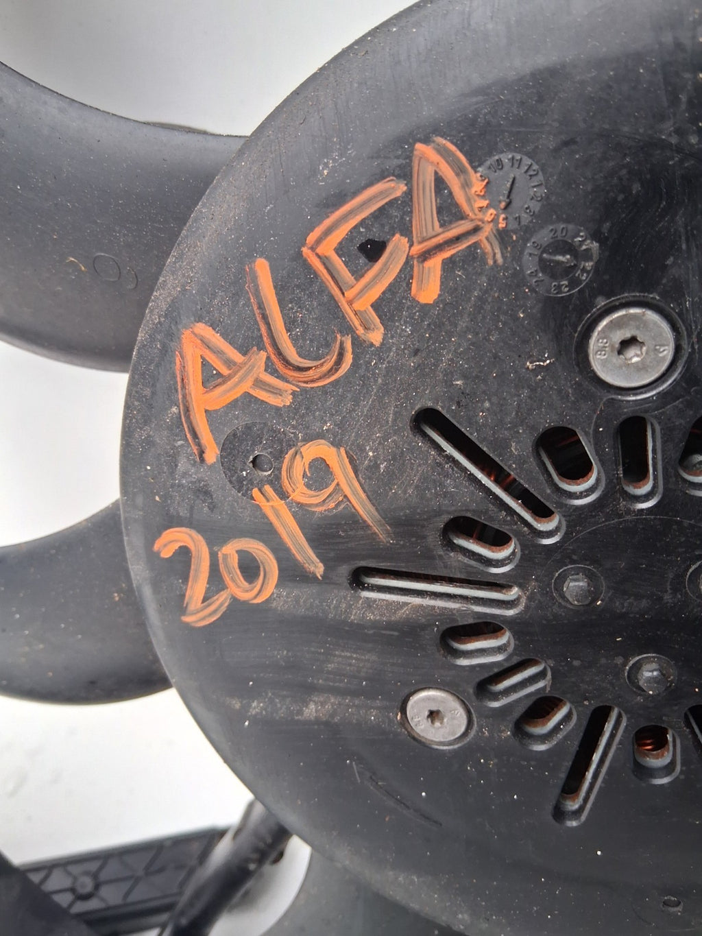 2019 ALFA ROMEO ENGINE COOLING RADIAOR FAN 50558619