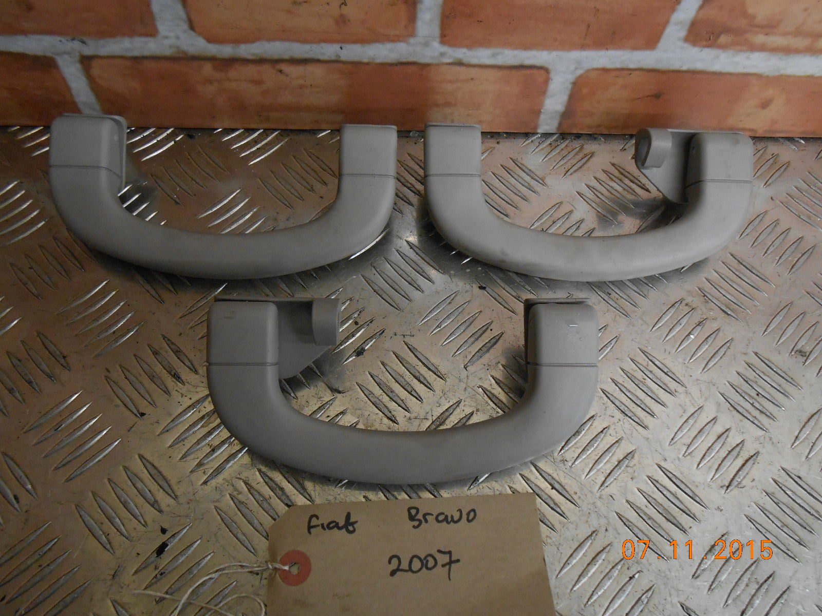 FIAT BRAVO MK2 2007 3 X INTERIOR ROOF GRAB HANDLES IN GREY