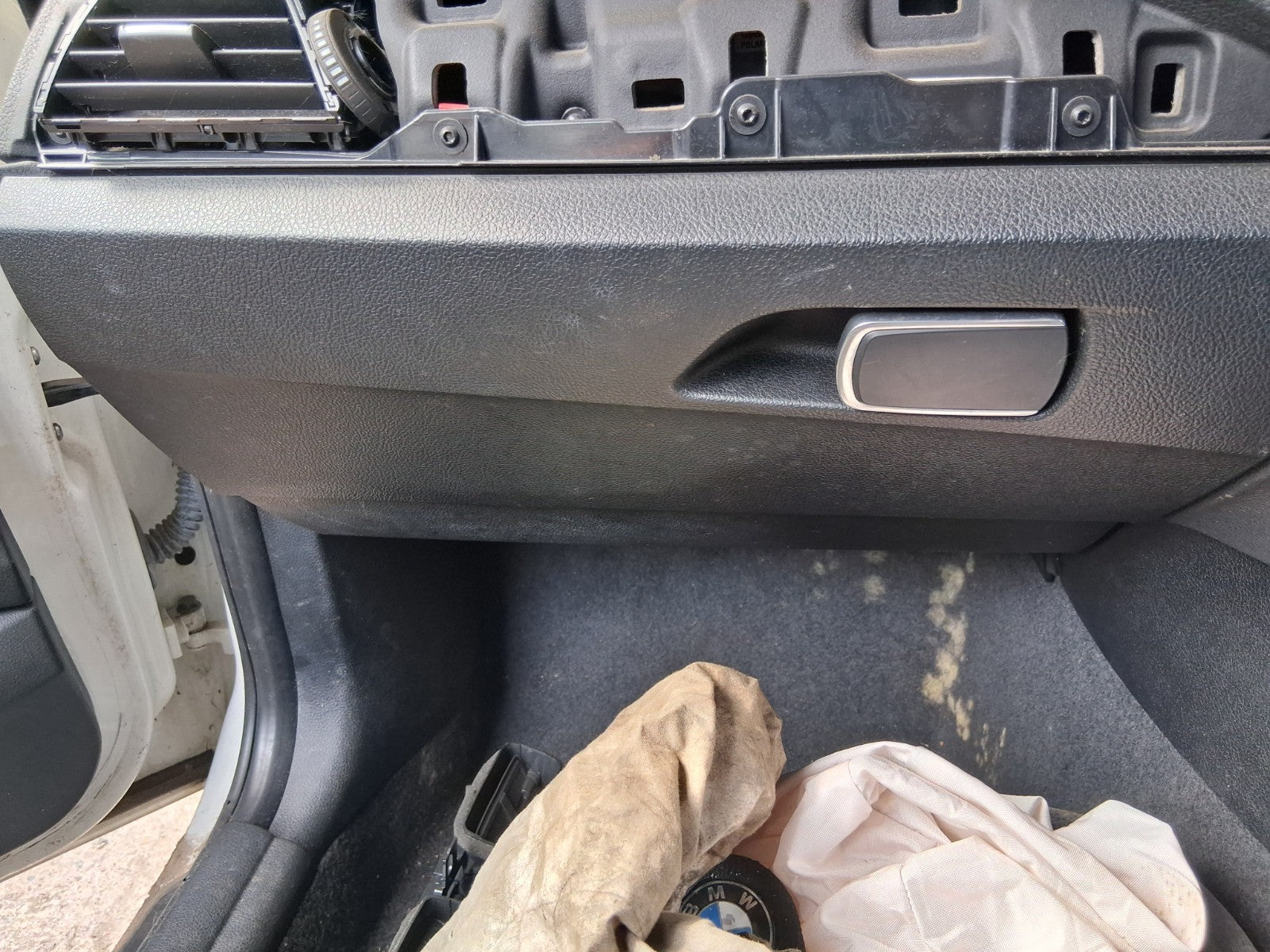 2014 BMW 1 SERIES F20 3 DOOR DASHBOARD GLOVE BOX STORAGE COMPARTMENT