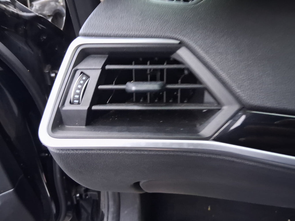 2019 BMW 3 SERIES SALOON G20 DASHBOARD AIR VENT AND GRILLE HEATED SEATS