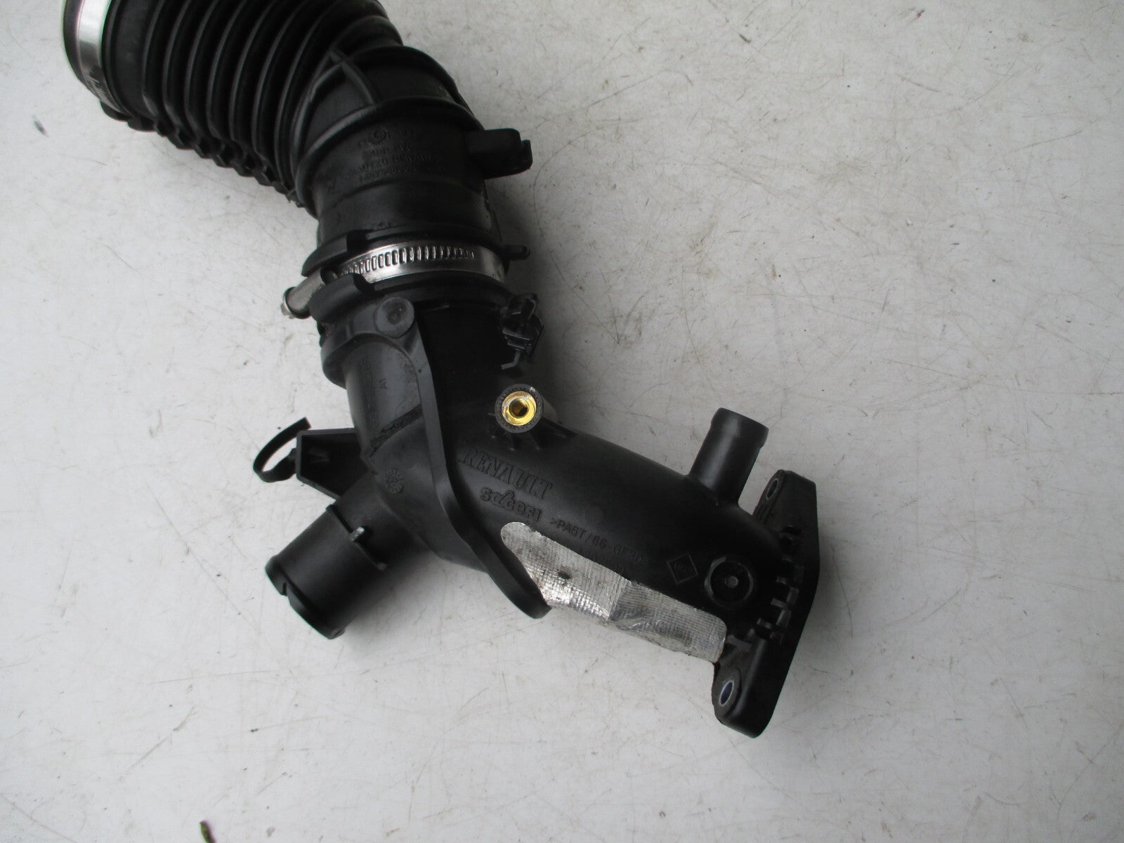 RENAULT CLIO MK4 2015 1.5 DIESEL EGR TURBO DUCT PLASTIC HOSE PIPE 165763328R