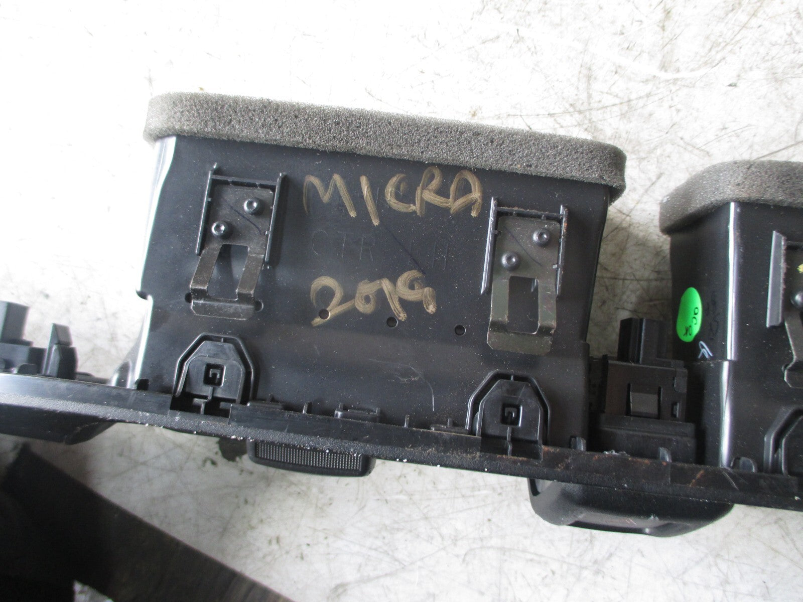 NISSAN MICRA MK5 K14 2019 DASHBOARD AIR VENT FACIA PANEL 687505FA2A