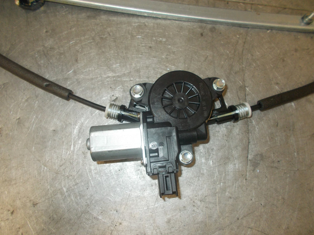 MAZDA 3 BM (MK3) 2016 5 DOOR OSR DRIVER SIDE REAR WINDOW MOTOR BHP15958X