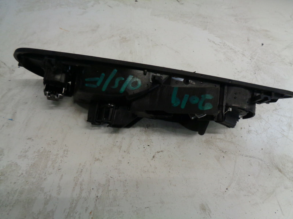 FORD ECOSPORT 2019 5DR OSF DRIVER FRONT DOOR INTERIOR HANDLE FRAME