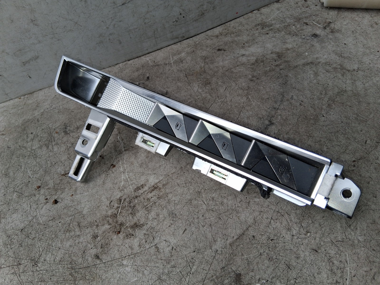 2024 DS AUTOMOBILES DS 7 OS DRIVER SIDE CENTER WINDOW SWITCH PANEL 98177781DX