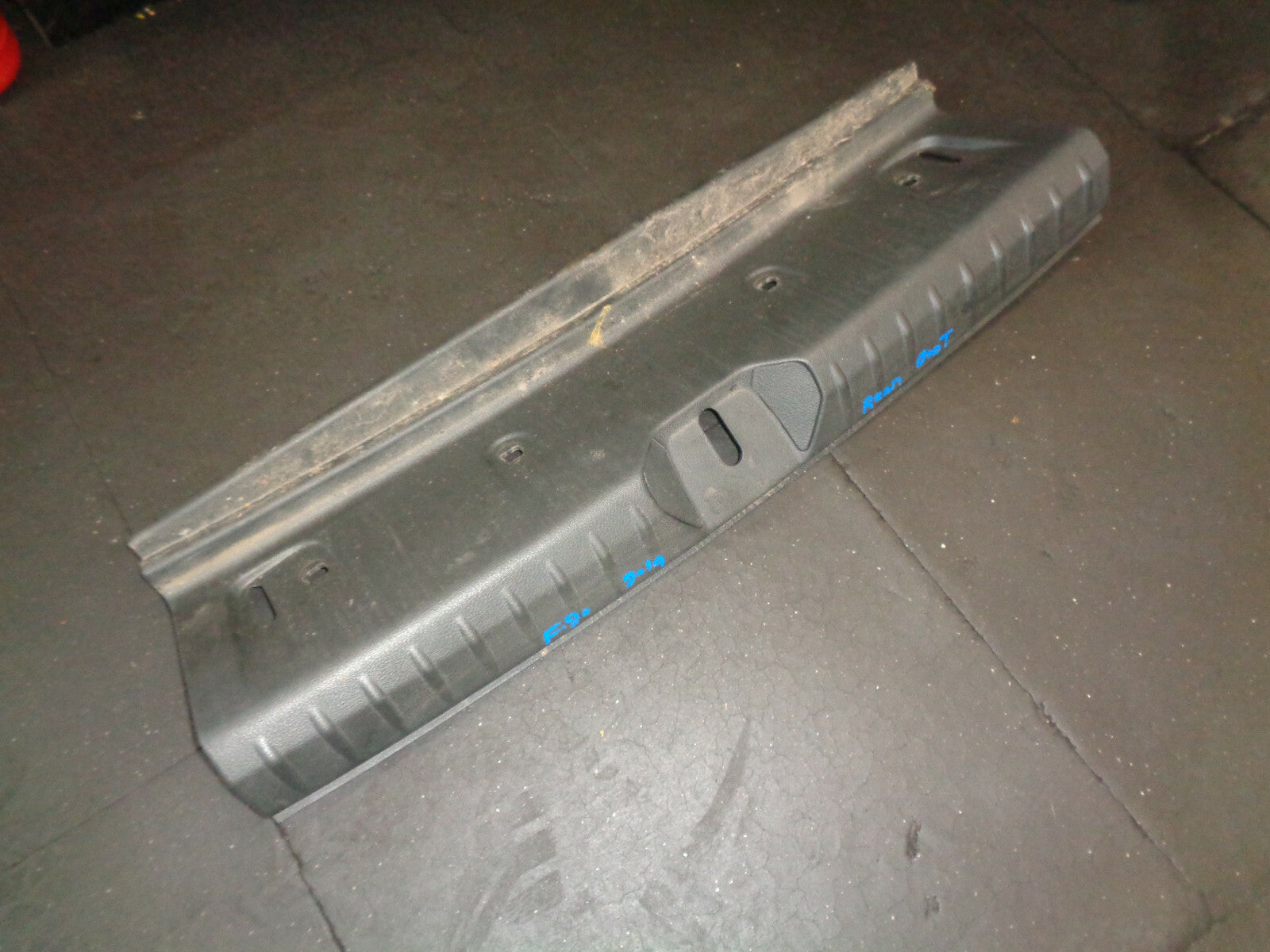 BMW 1 SERIES F20 2019 REAR BOOT LOADING SILL PANEL COVER TRIM 7221871