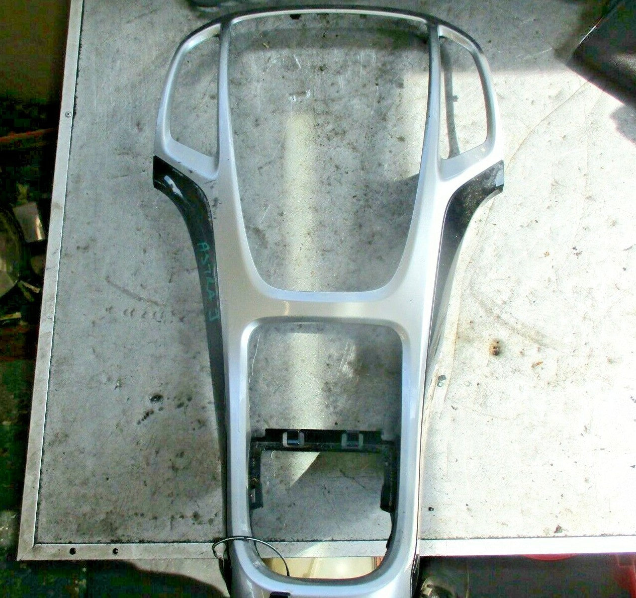 VAUXHALL ASTRA J MK6 DASHBOARD DASH CENTRE CONSOLE COVER TRIM BLACK & GREY