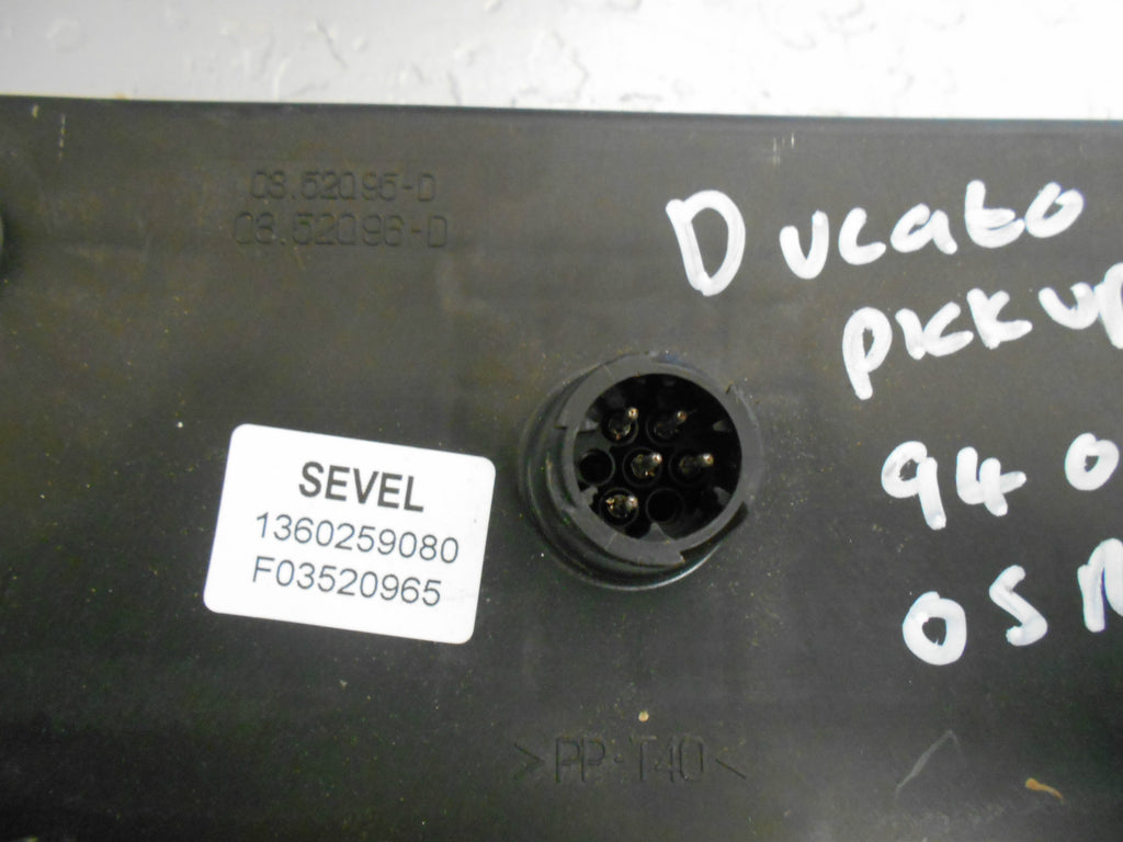 50 UNIVERSAL OSR DRIVER SIDE REAR PICKUP PICK UP LIGHTS NO PLUG OR LOOM INCLUDED