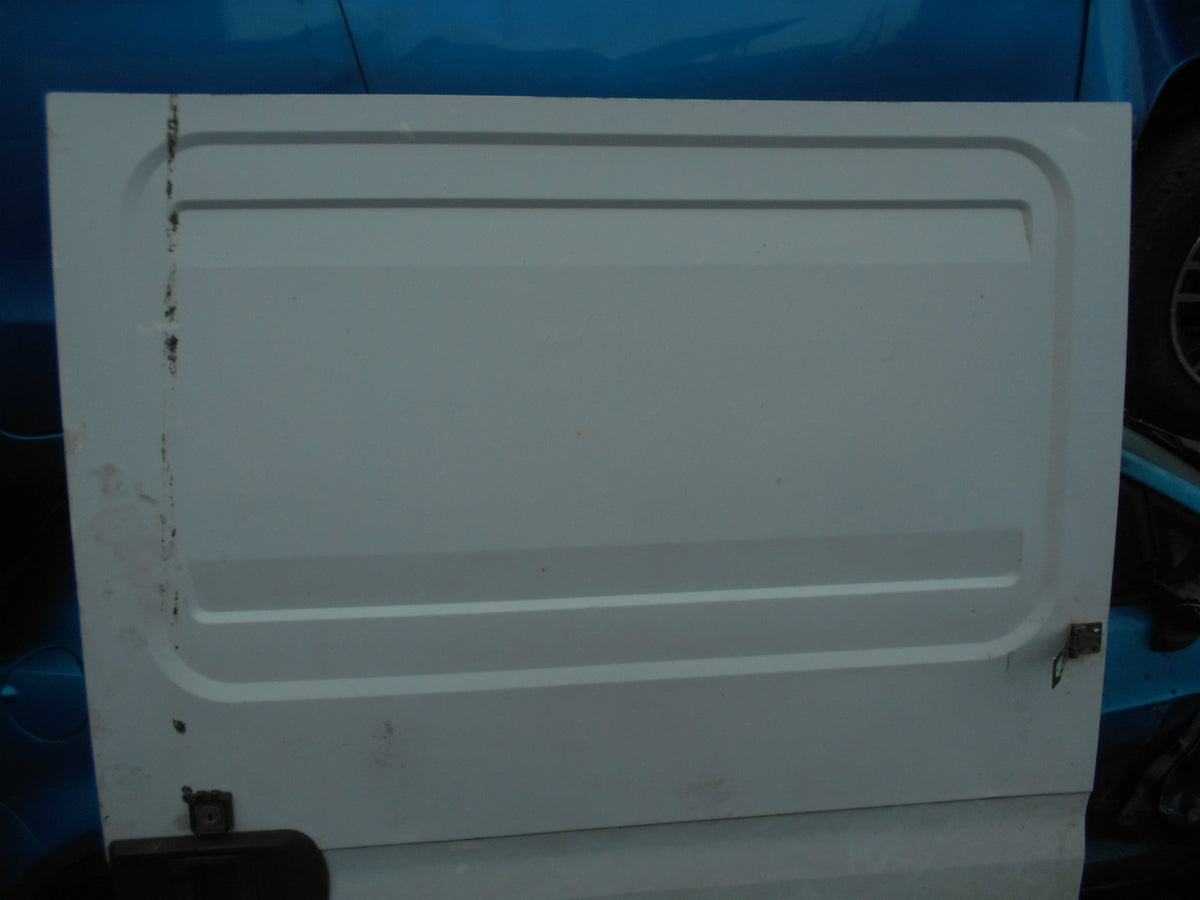 IVECO DAILY 29L10V 2003 SWB NS PASSENGER SIDE BARE SLIDING DOOR WHITE
