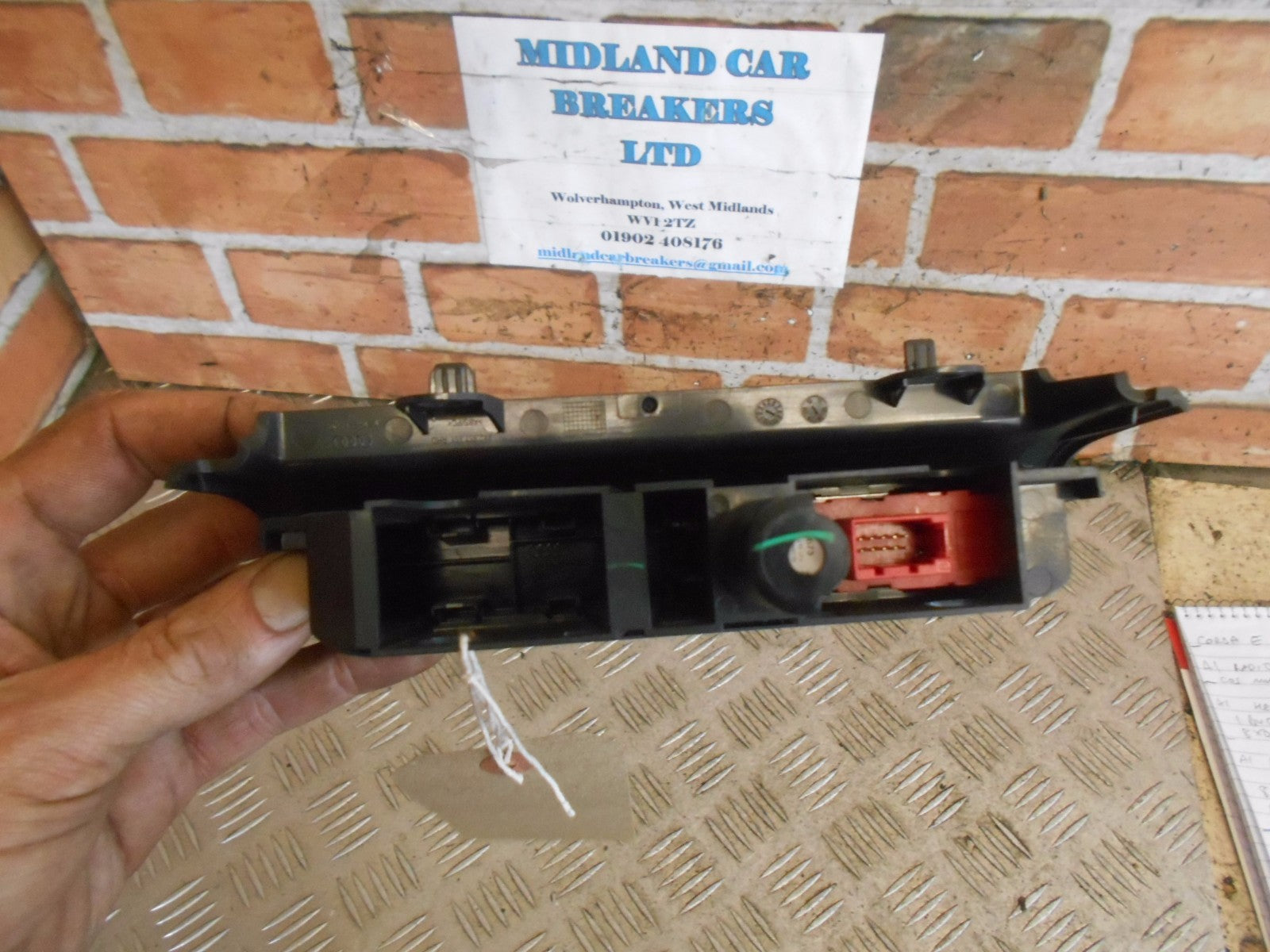 AUDI A1 2013 ESP HEATED WINDSCREEN SWITCH ASSEMBLY 8X0959673