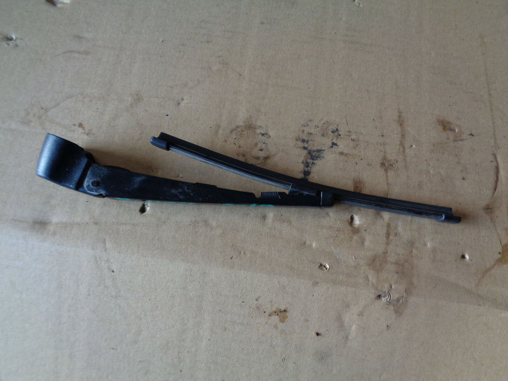 MERCEDES A CLASS A180 2017 REAR BACK BOOT TAILGATE WINDOW GLASS WIPER ARM BLADE