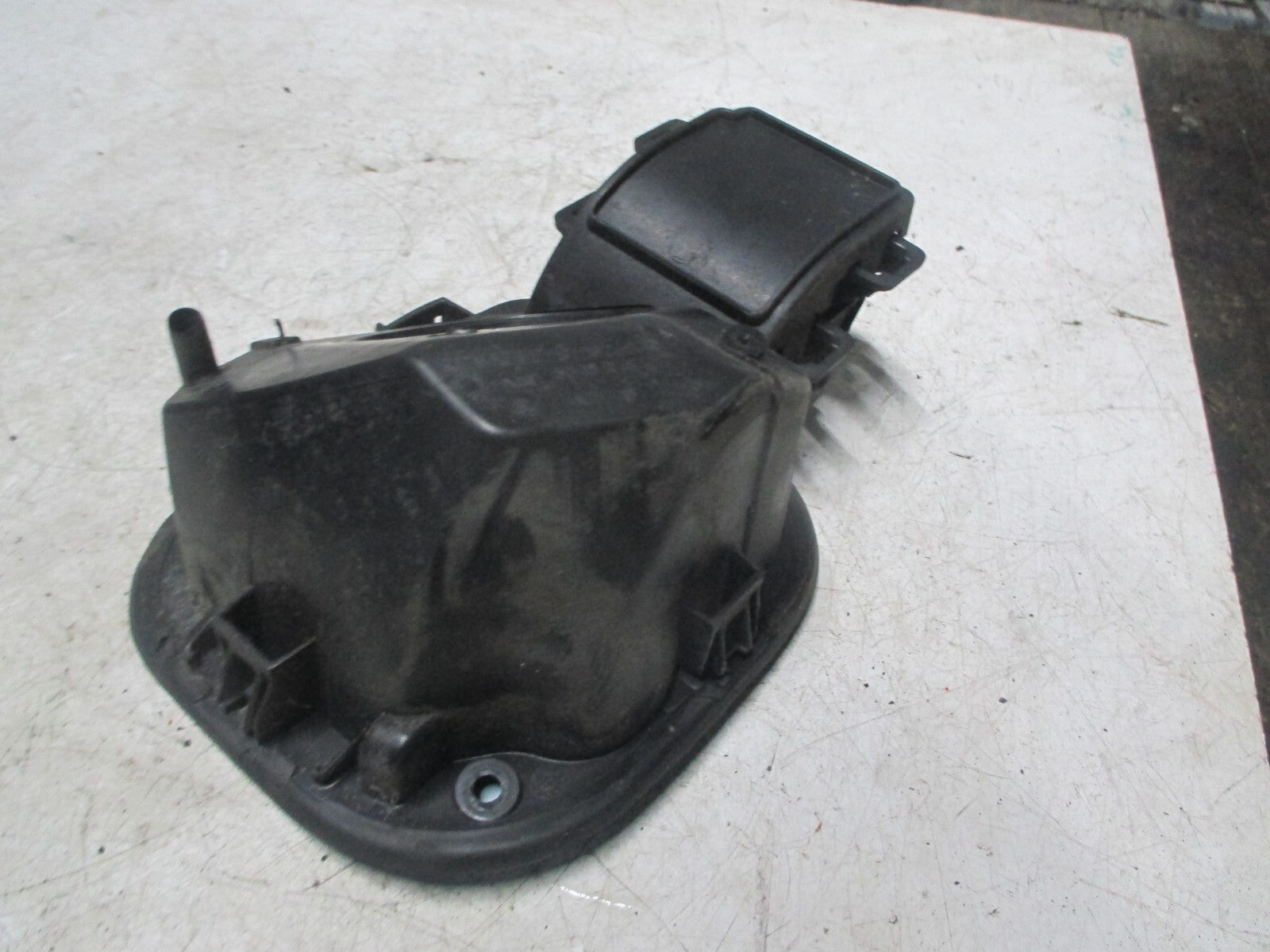 RENAULT TWINGO MK3 2017 FUEL FILLER FLAP LIGHT BLUE