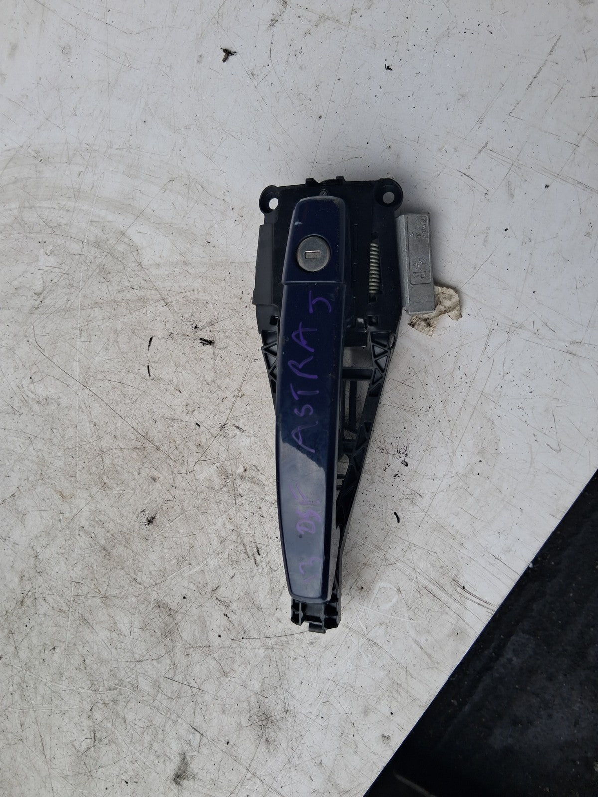 2013 VAUXHALL ASTRA J OSF DRIVER SIDE FRONT RIGHT EXTERIOR DOOR HANDLE