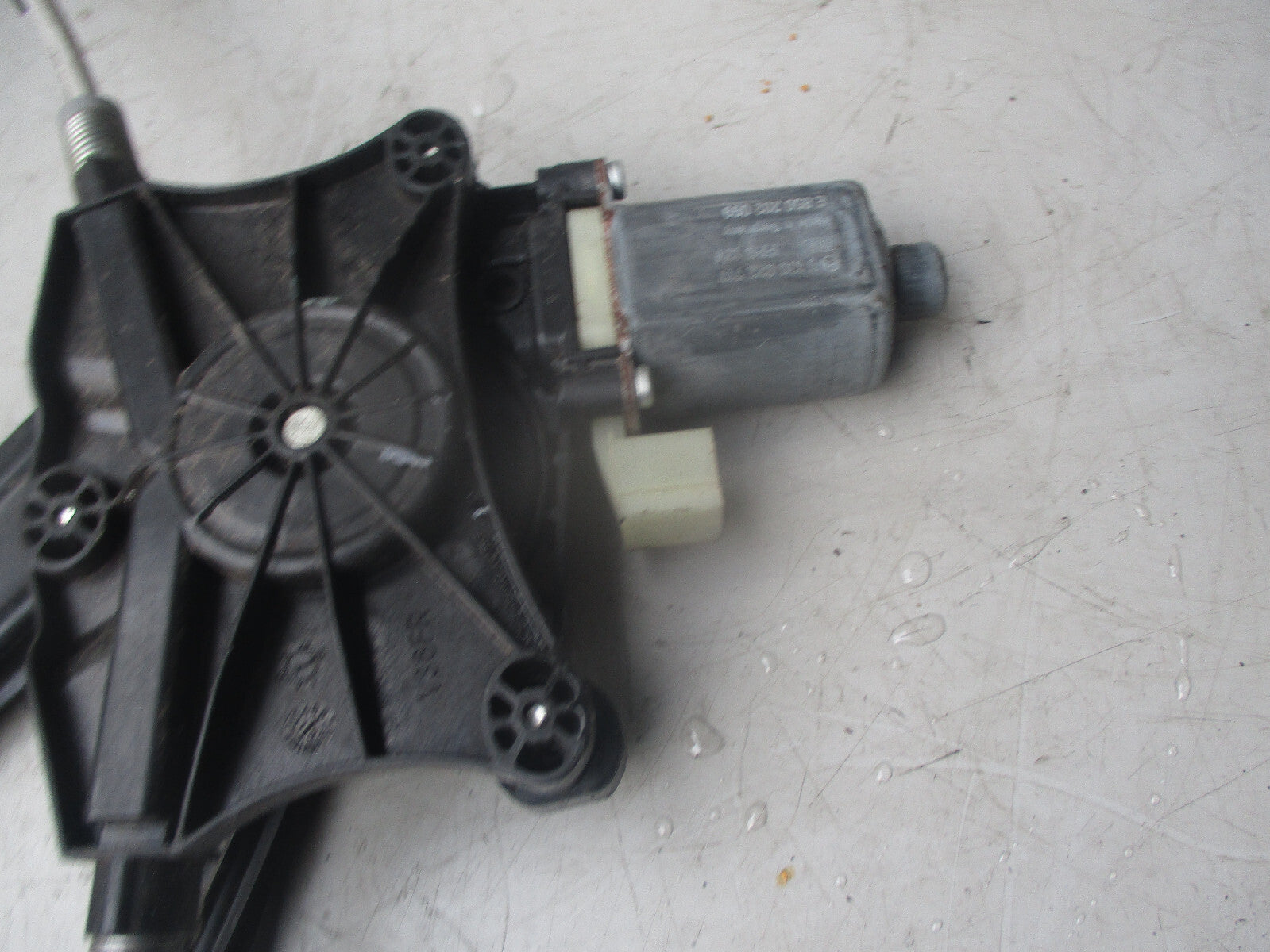 VW TIGUAN MK2 2016 NSF PASSENGER SIDE FRONT WINDOW REGULATOR & MOTOR 5Q0959801