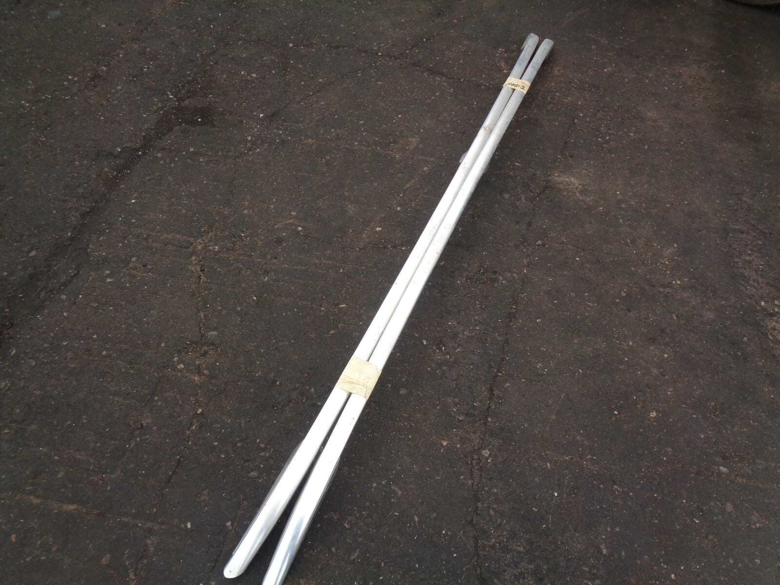 VW VOLKSWAGEN TOURAN MK1 2010 CHROME ROOF RAILS RACK BAR 1T0860033