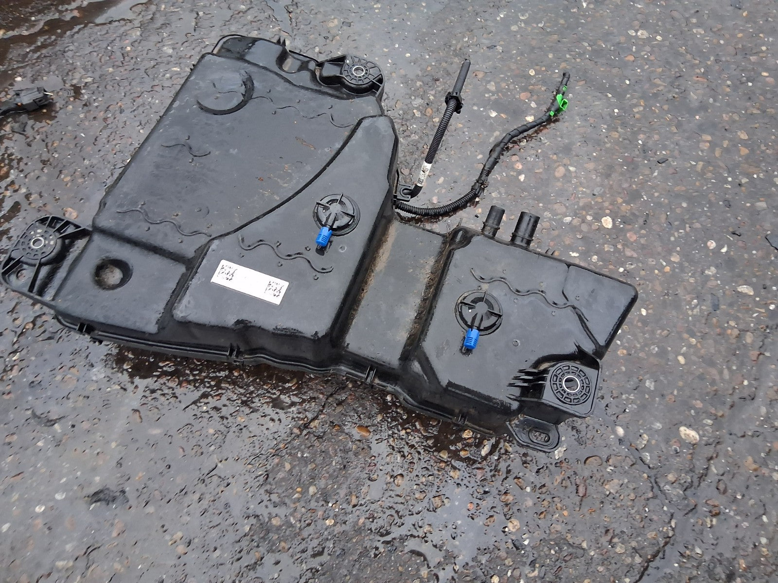 2023 VOLKSWAGEN TIGUAN MK2 2.0 DIESEL AD BLUE ADBLUE TANK RESERVOIR 5QF131877