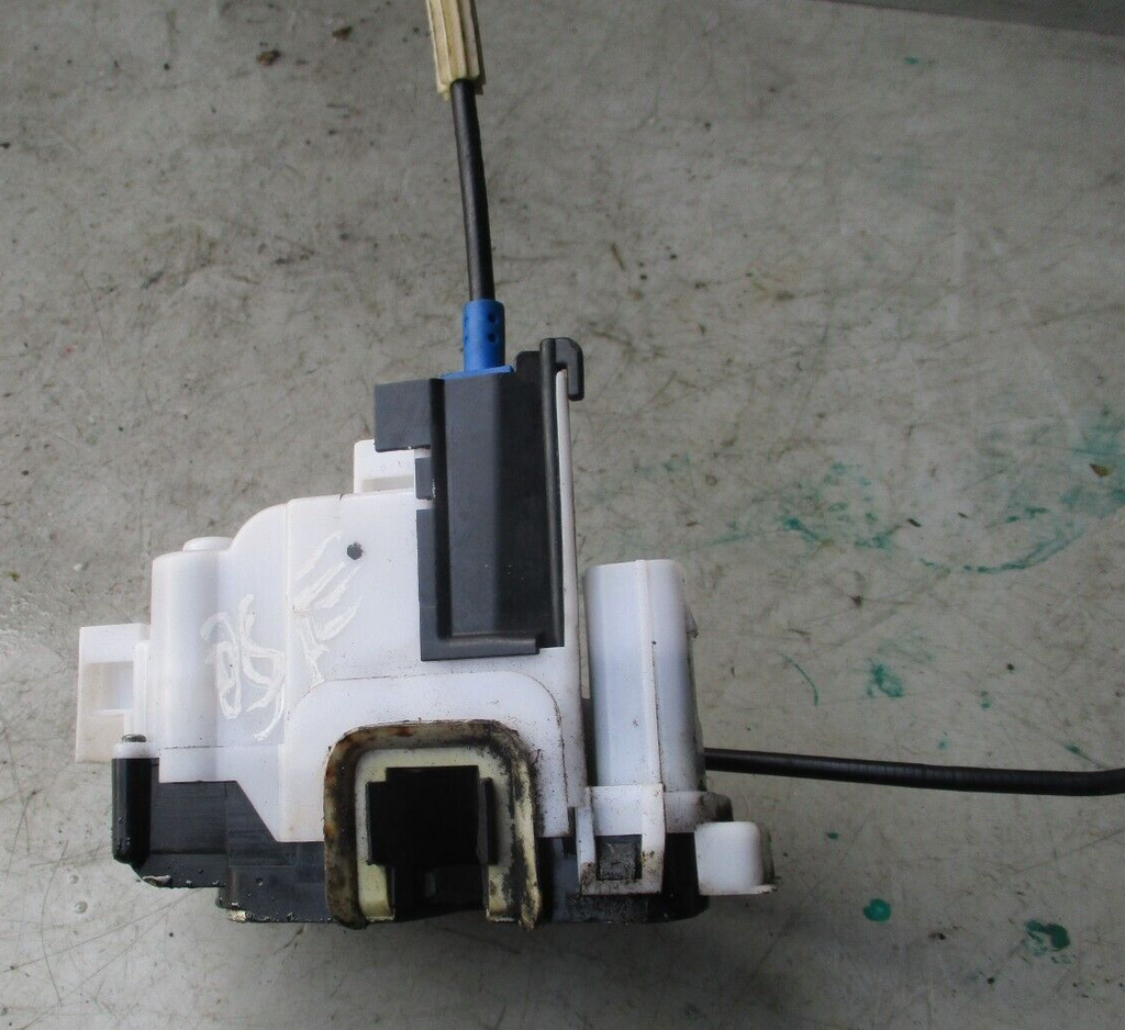 2011 PEUGEOT BIPPER OSF DRIVERS SIDE FRONT DOOR LOCK MECH