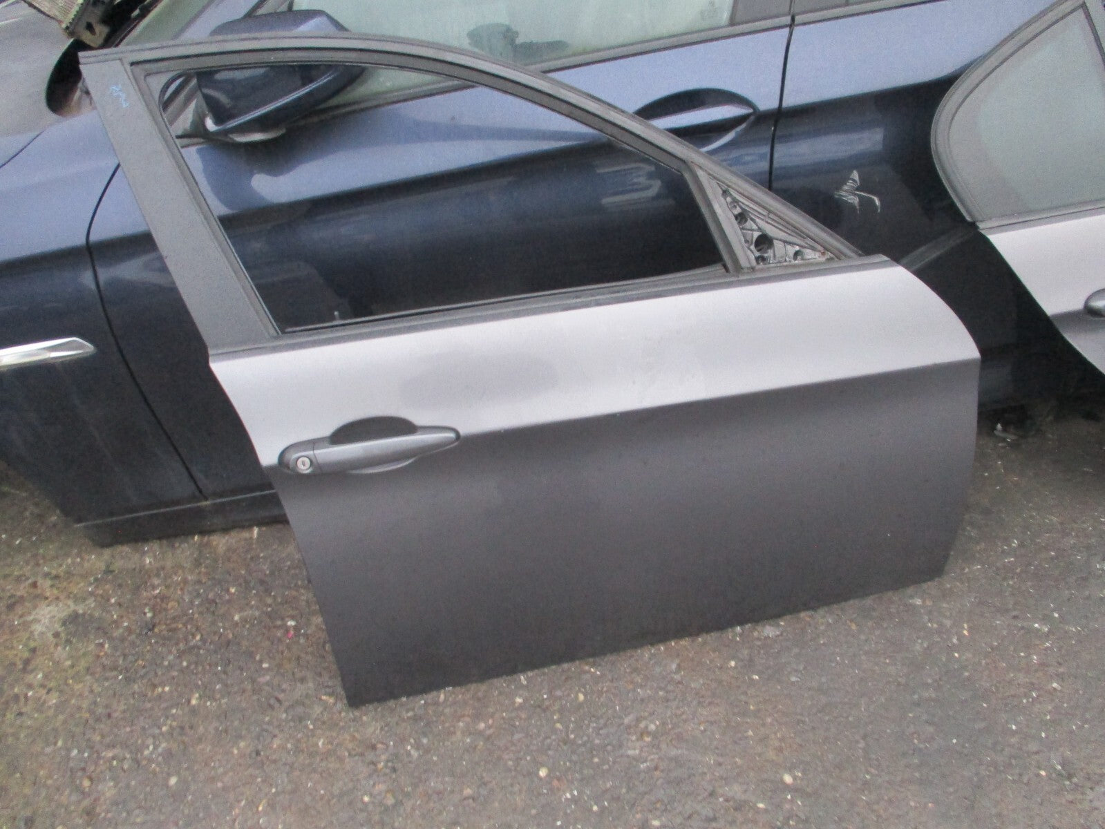 2009 BMW 3 SERIES E90 OSF DRIVER SIDE FRONT COMPLETE DOOR GREY