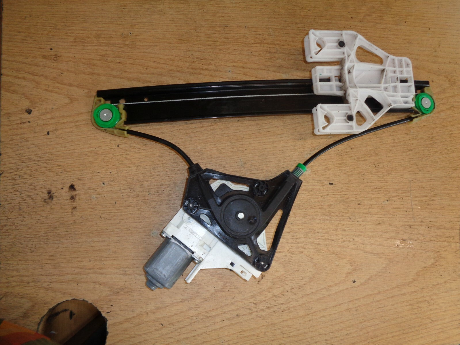 AUDI A1 2013 5 DOOR HATCHBACK PASSENGER SIDE REAR WINDOW MOTOR & REGULATOR
