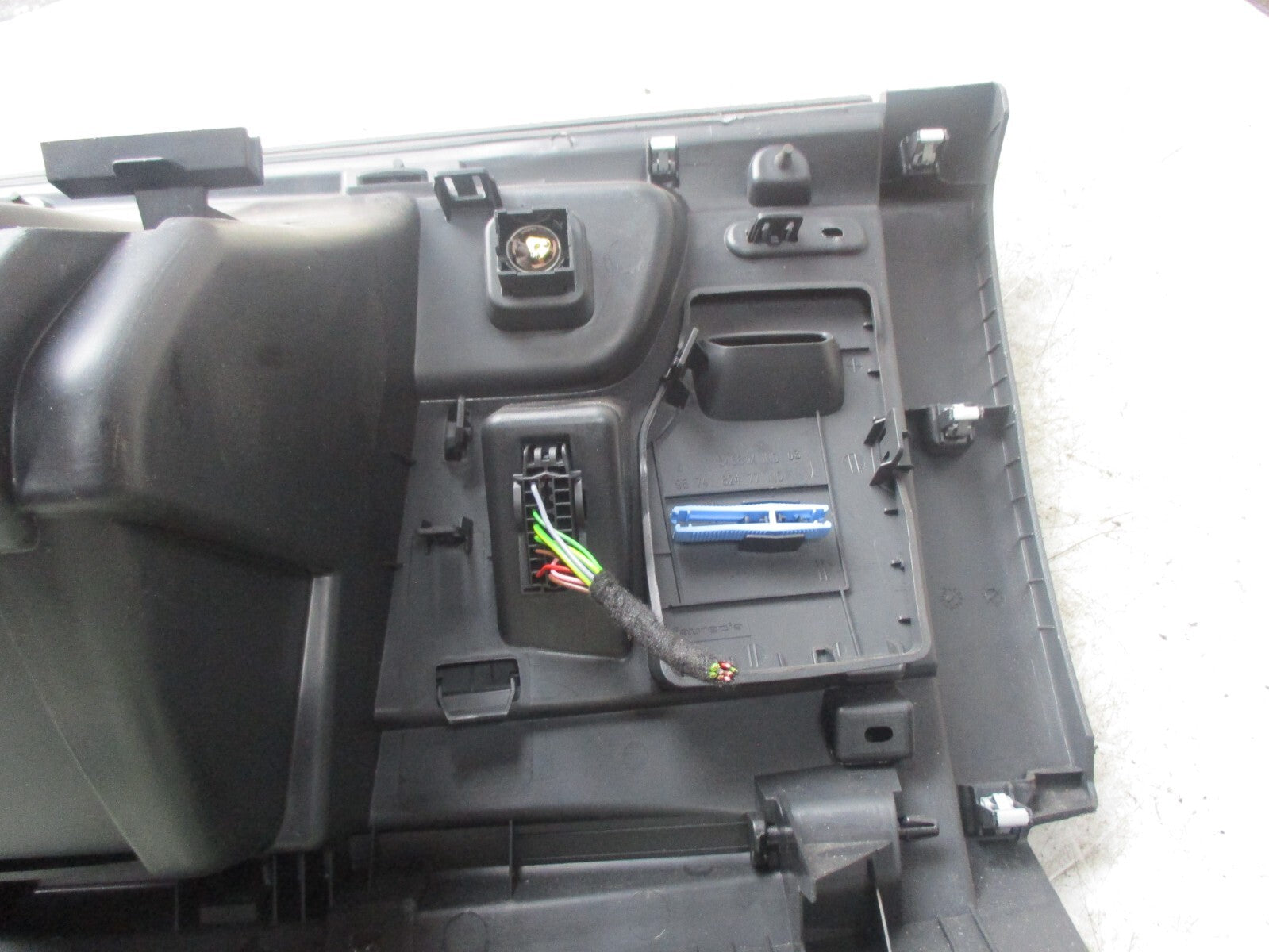 PEUGEOT 208 2018 GLOVE BOX STORAGE COMPARTMENT 9674182477