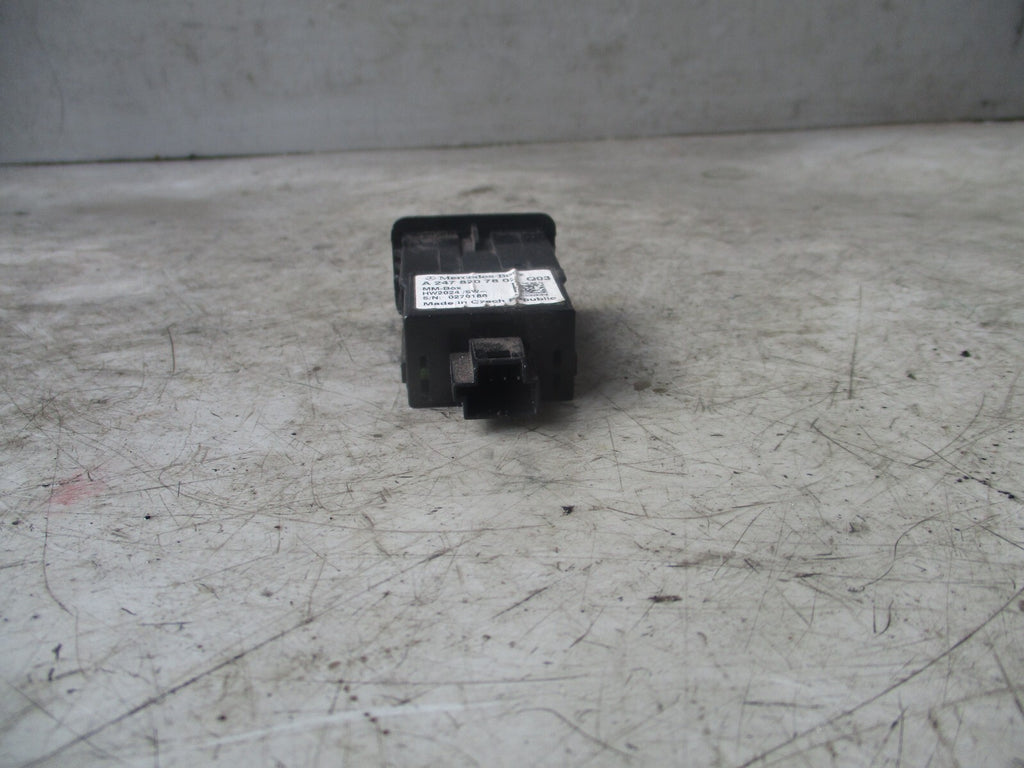 2021 MERCEDES SPRINTER W907 USB MULTIMEDIA PORT SOCKET A2478207802
