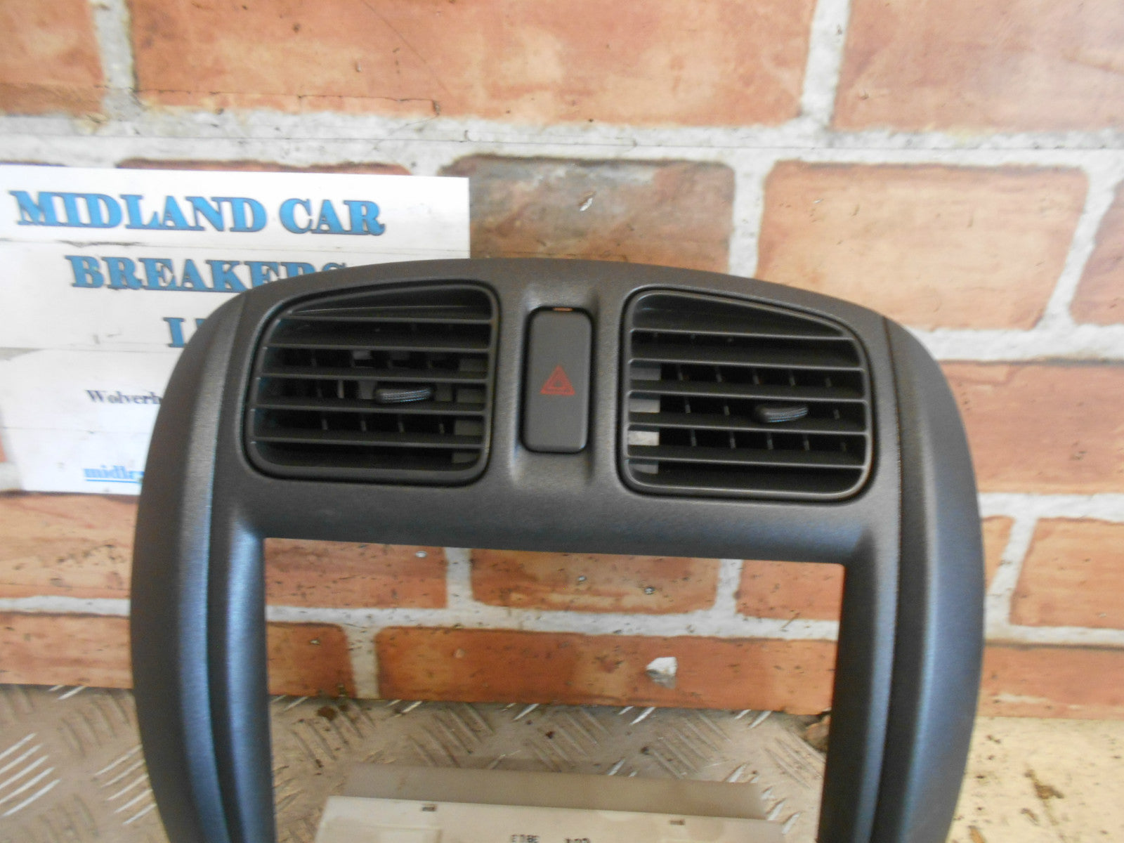 MAZDA 323 2003 A/C AIR CON HEATER CONTROL UNIT PANEL TRIM SURROUND BLACK