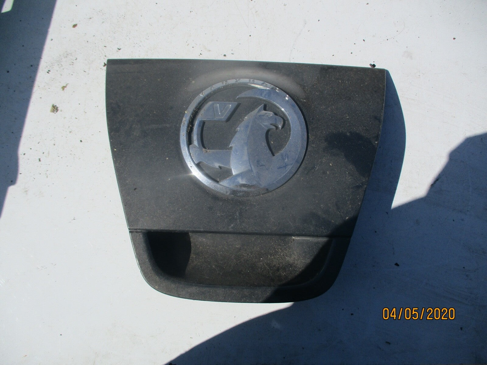 VAUXHALL ASTRA J MK6 2013 HATCHBACK BOOT LID BADGE OPENING SWITCH 13372620