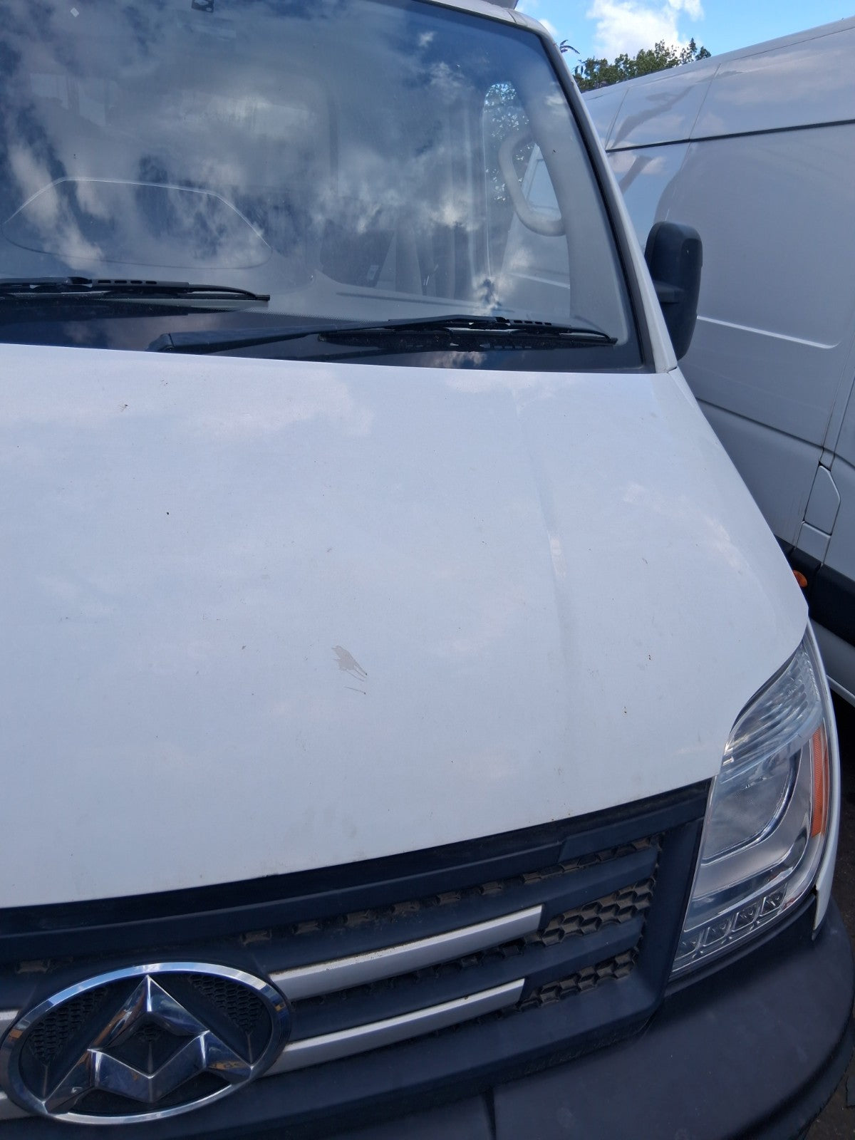 2020 SAIC LDV V80 FRONT BONNET HOOD PANEL WHITE