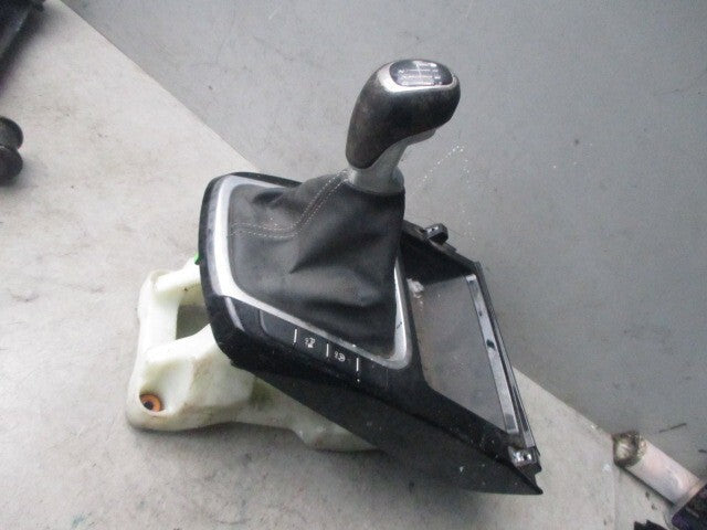 2019 KIA CEED 1.7 DIESEL MANUAL GEAR STICK SELECTOR LEVER & TRIM
