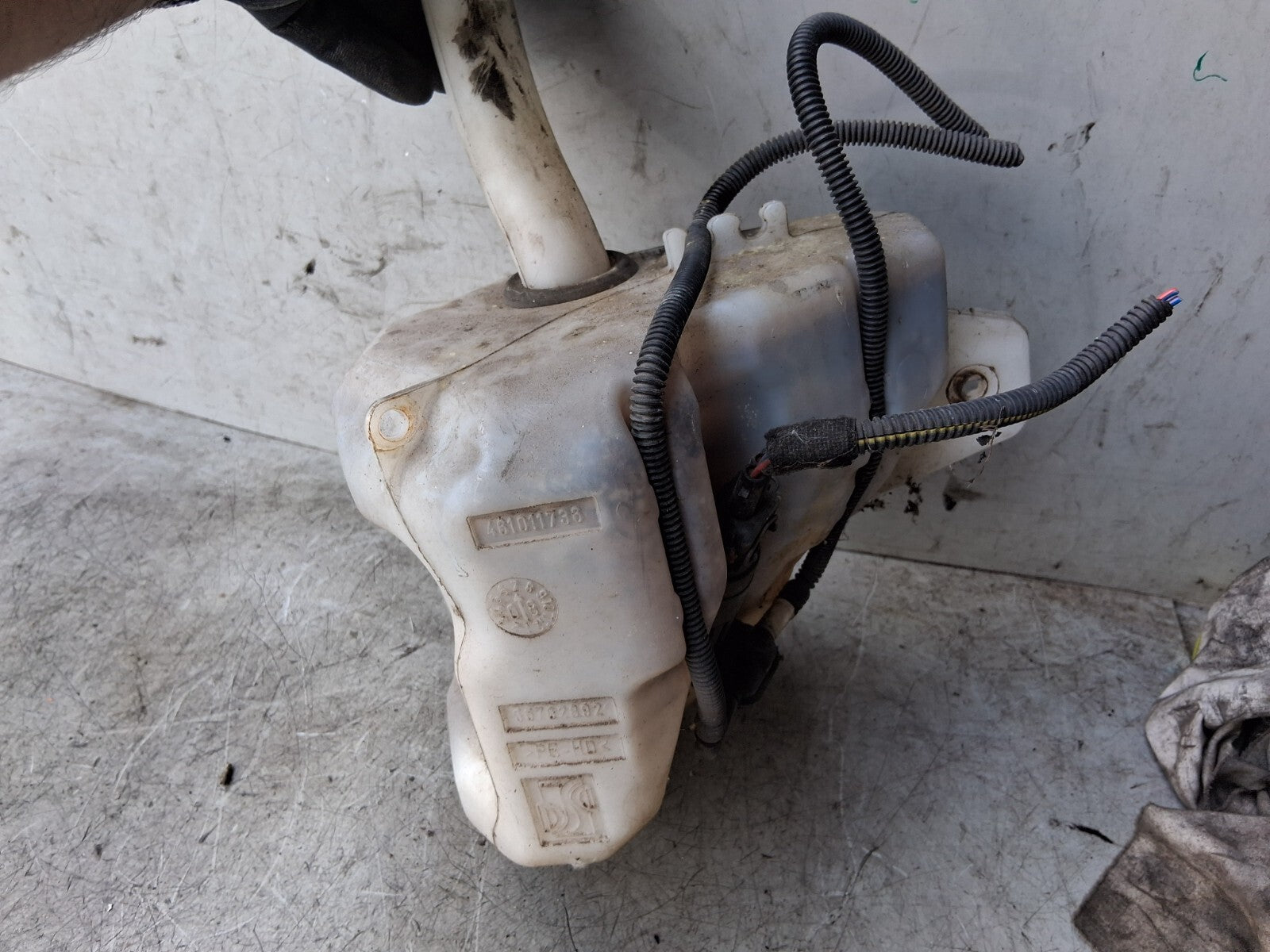 2008 VAUXHALL CORSA D WINDSCREEN WASHER BOTTLE TANK RESERVOIR 461011736
