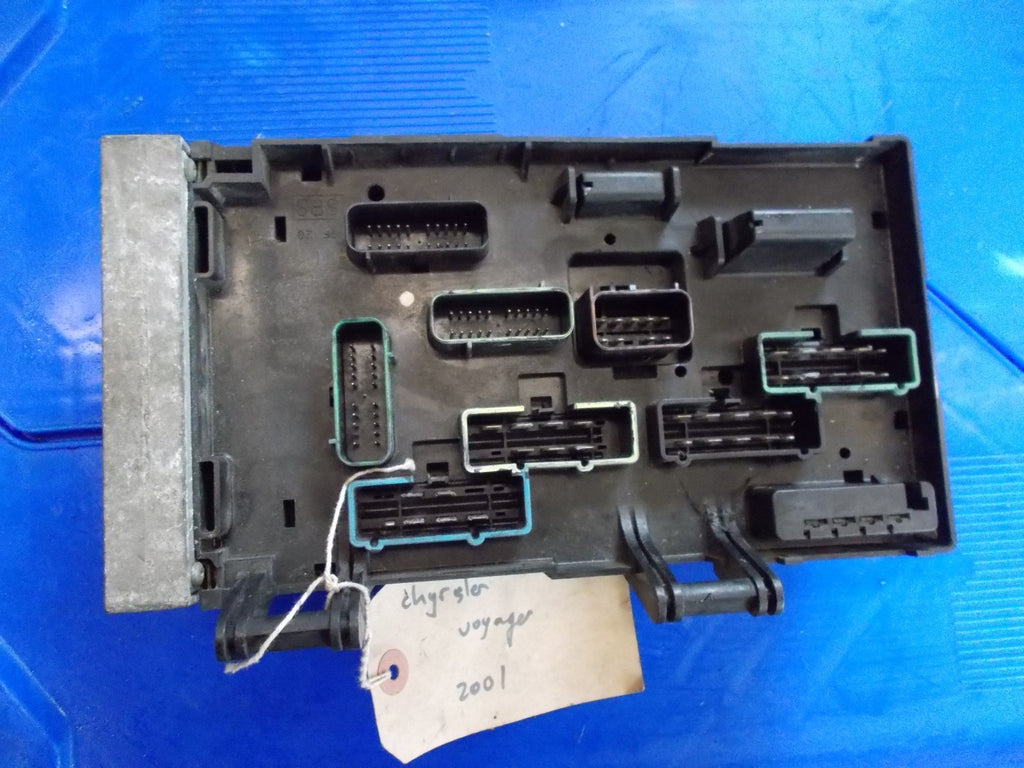 2001 CHRYSLER VOYAGER FUSE & RELAY BOX 04869204AK
